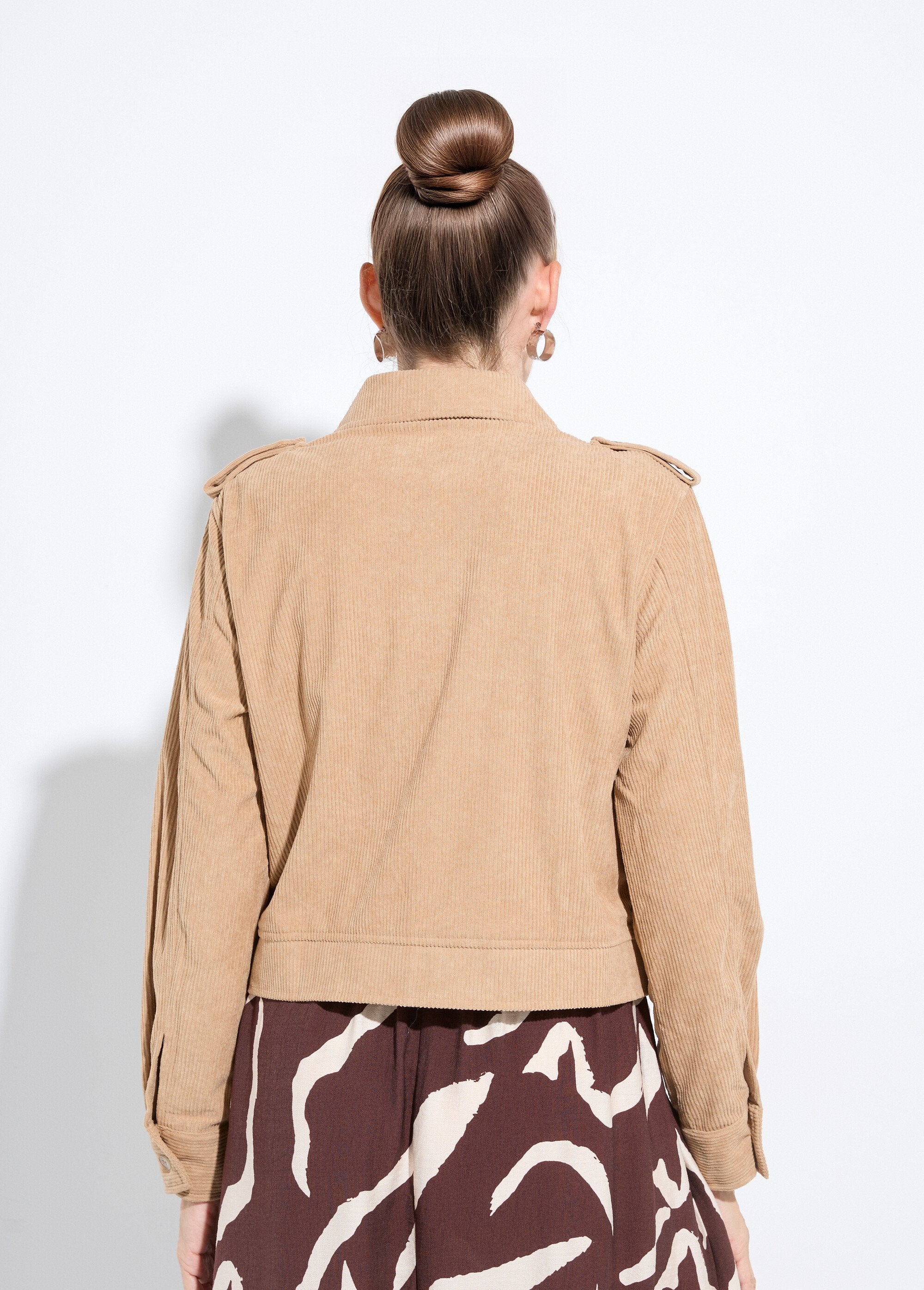 Short_zipped_jacket_in_thick_ribbed_velvet_Beige_DO1_slim
