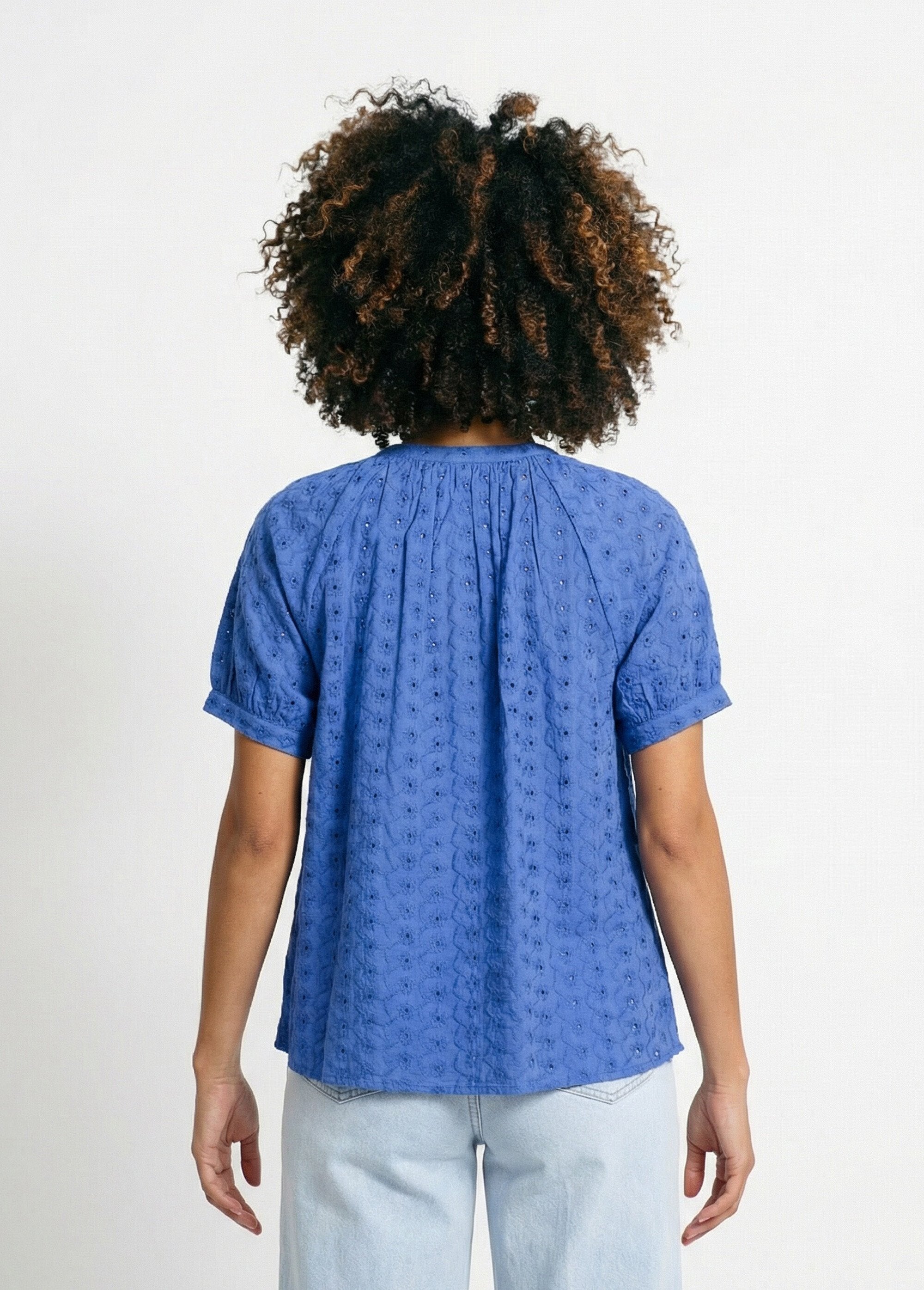 Loose-fitting_embroidered_cotton_blouse_without_collar_Blue_DO1_slim