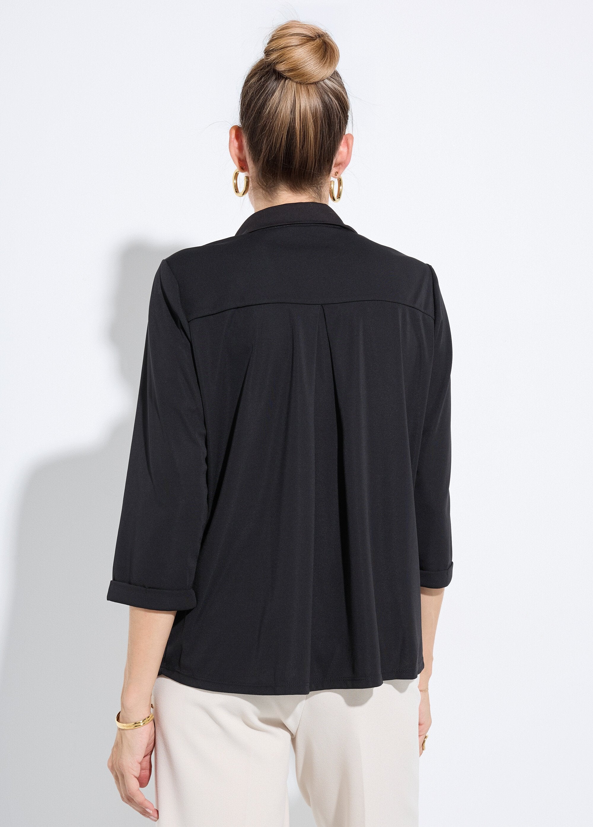 Plain_flowing_blouse_with_tailored_collar_Plain_black_DO1_slim