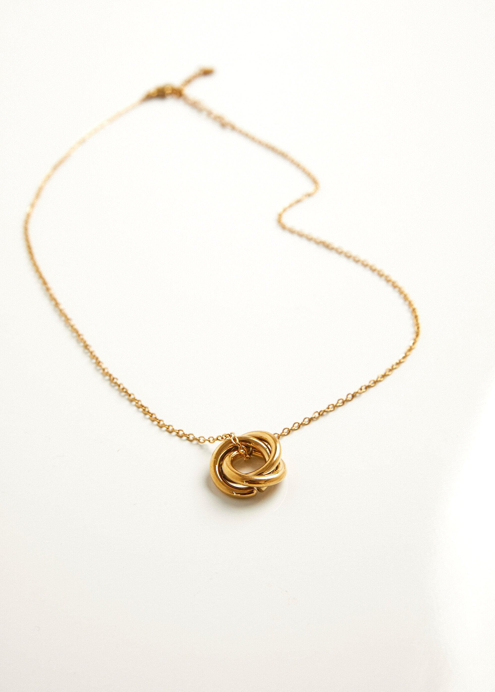 Necklace_with_twisted_steel_pendant_Golden_DE1_slim
