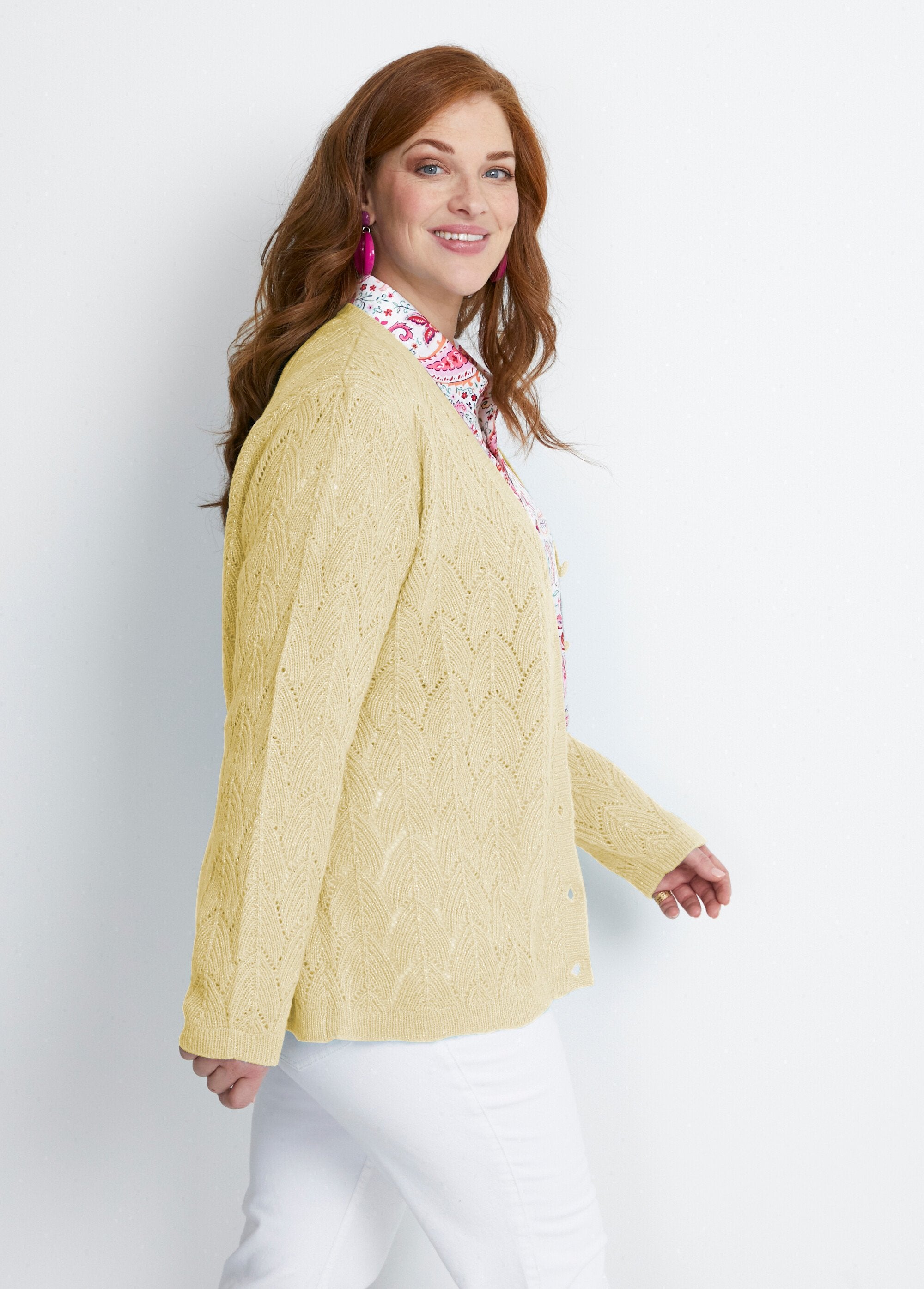 Buttoned_vest_with_recycled_fibers_Vanilla_DR1_curvy