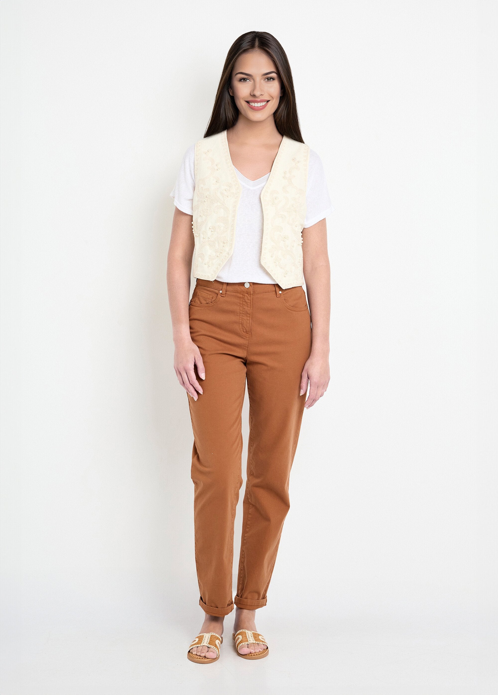 Sleeveless_vest_with_embroidery_and_pearls_Ecru_SF1_slim