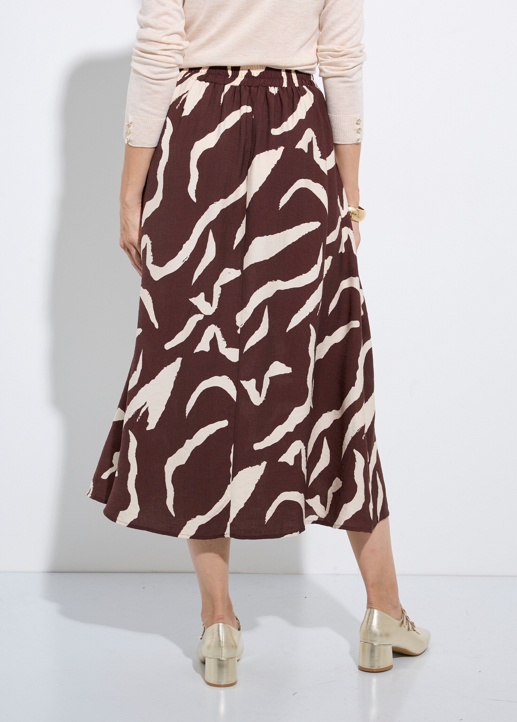 Long_flared_skirt_with_graphic_pattern_Brown_and_ecru_DO1_slim