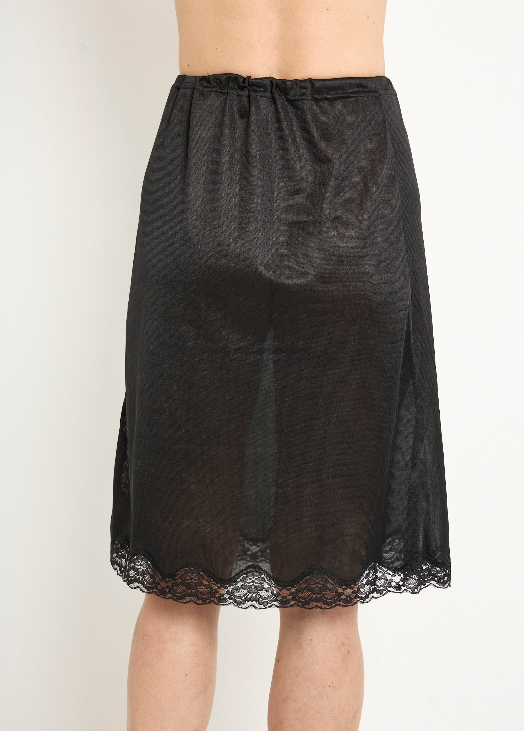 Anti-static_satin_lace_petticoat_Black_DO1_slim