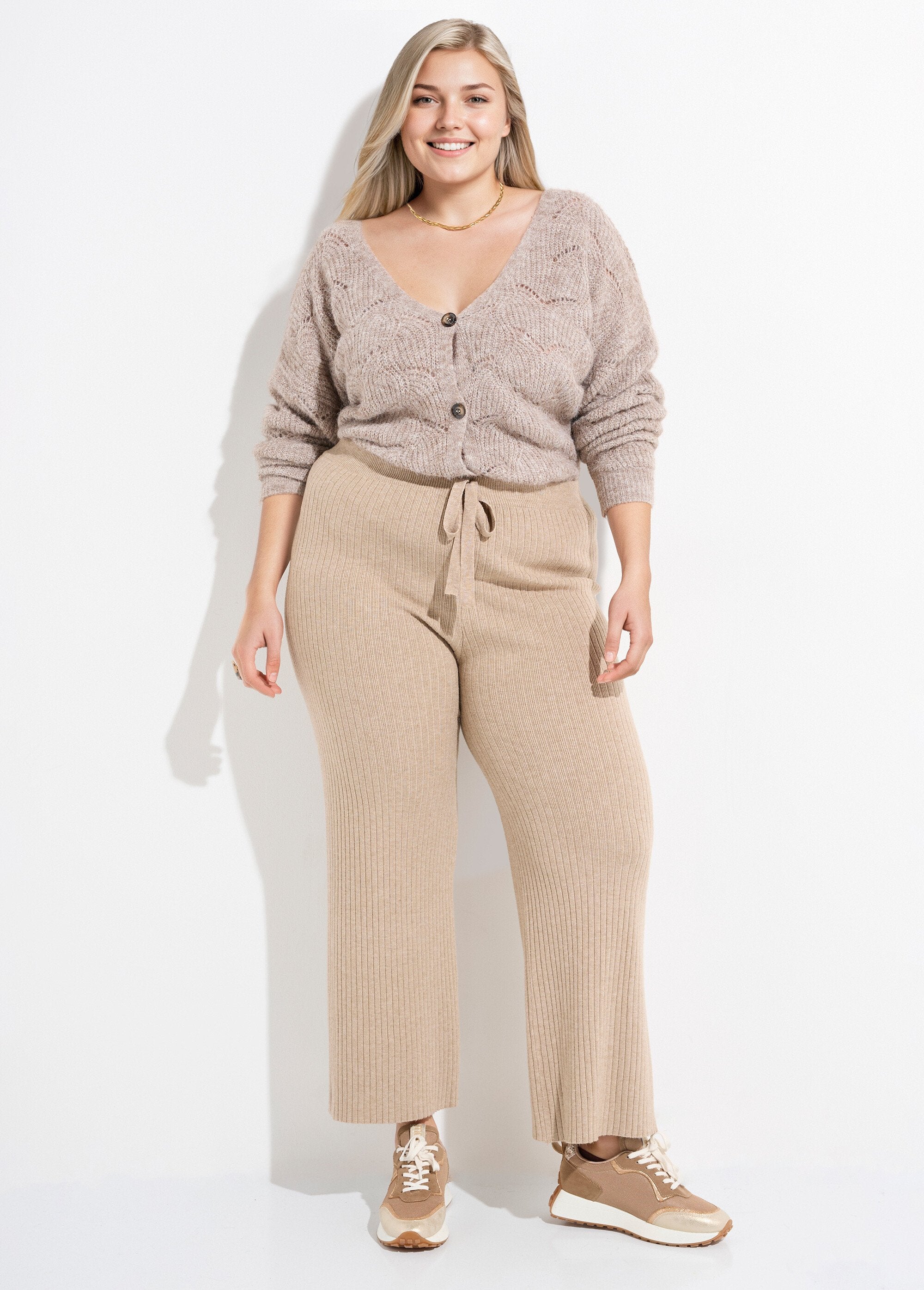 Comfortable_knit_pants,_wide_cut_Beige_SF1_curvy