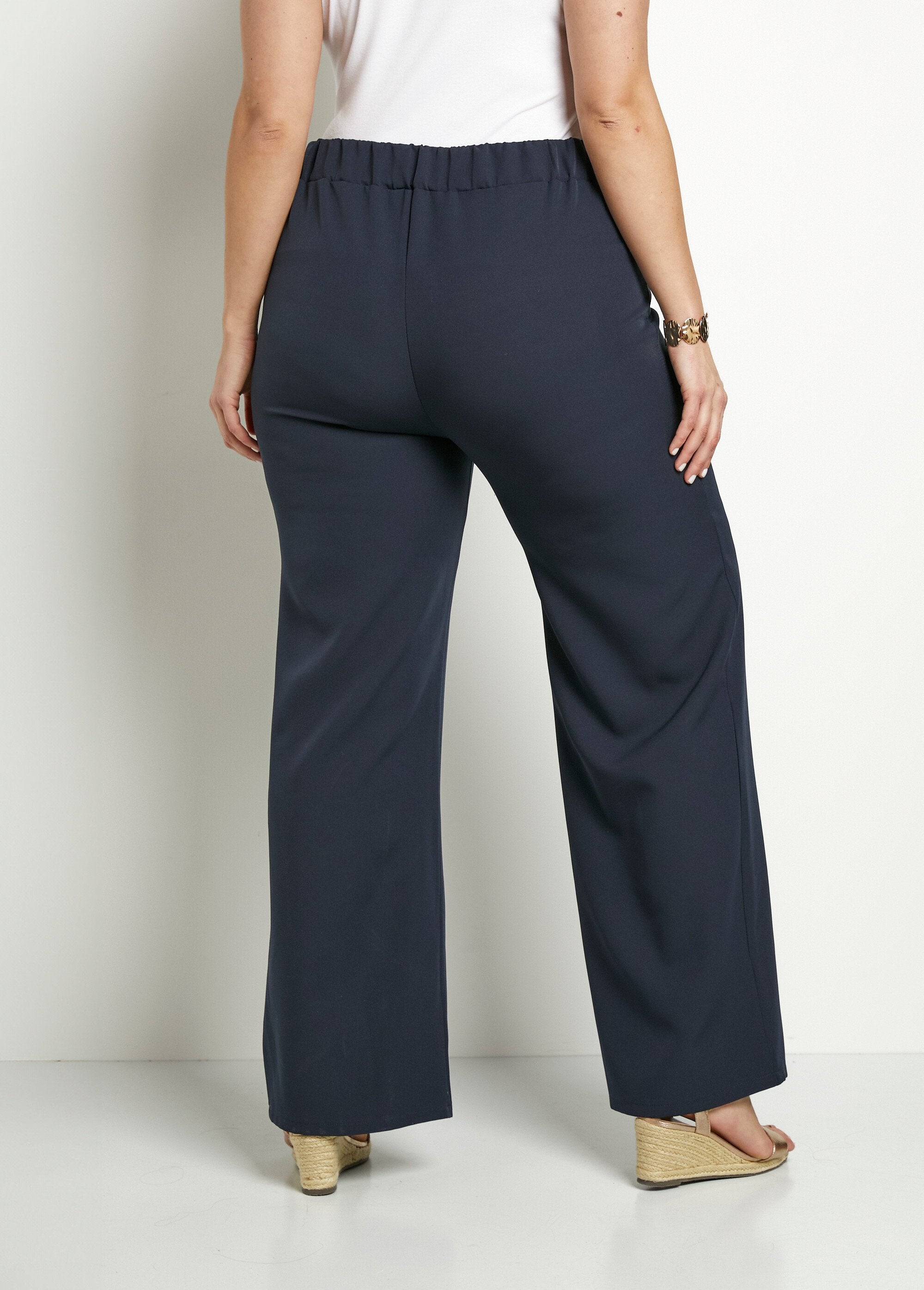 Bridge_effect_pants_with_elasticated_waistband_at_the_back_Marine_DO1_curvy