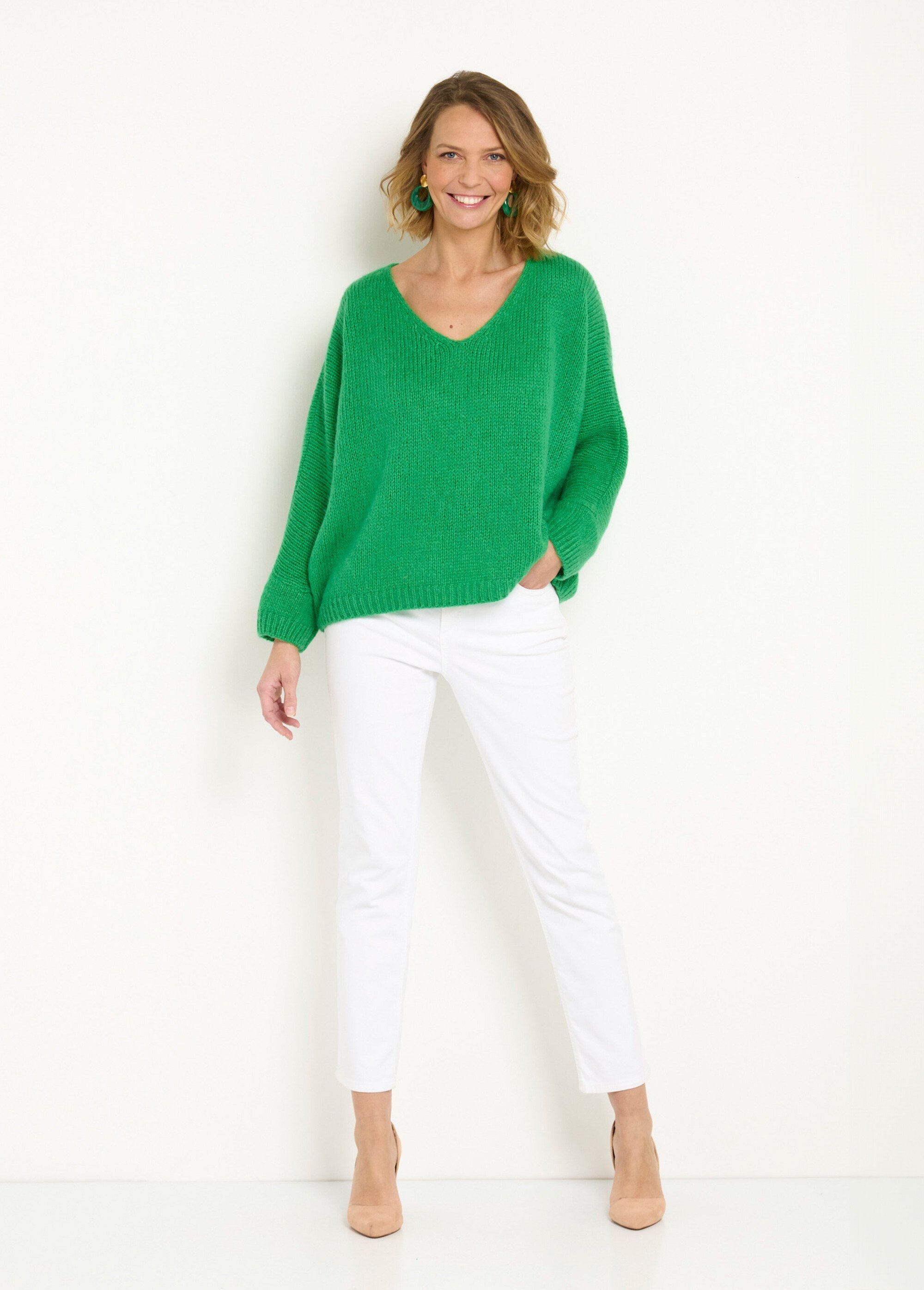 Warm_V-neck_sweater_with_mohair_and_wool_Green_SF1_slim