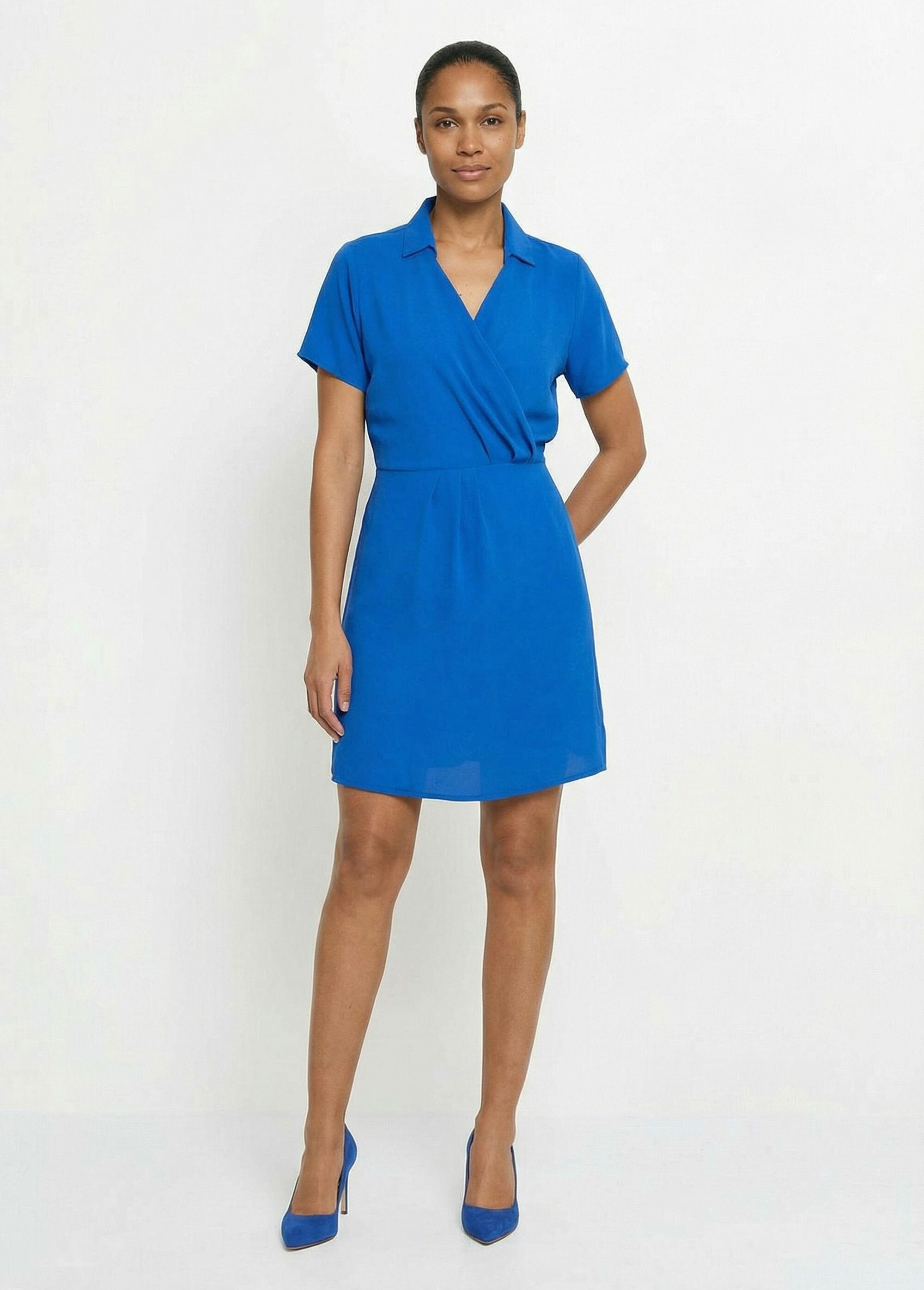V-neck_dress_with_short_sleeves,_Essential_Bright_blue_SF1_slim