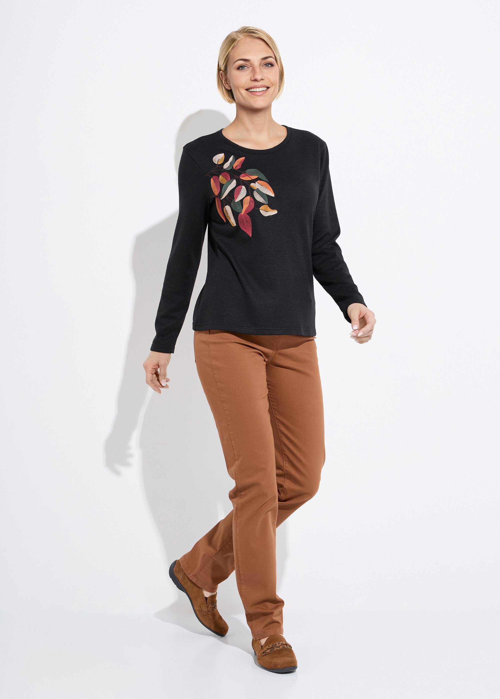 Plain_embroidered_round_neck_long_sleeve_T-shirt_Black_SF1_slim