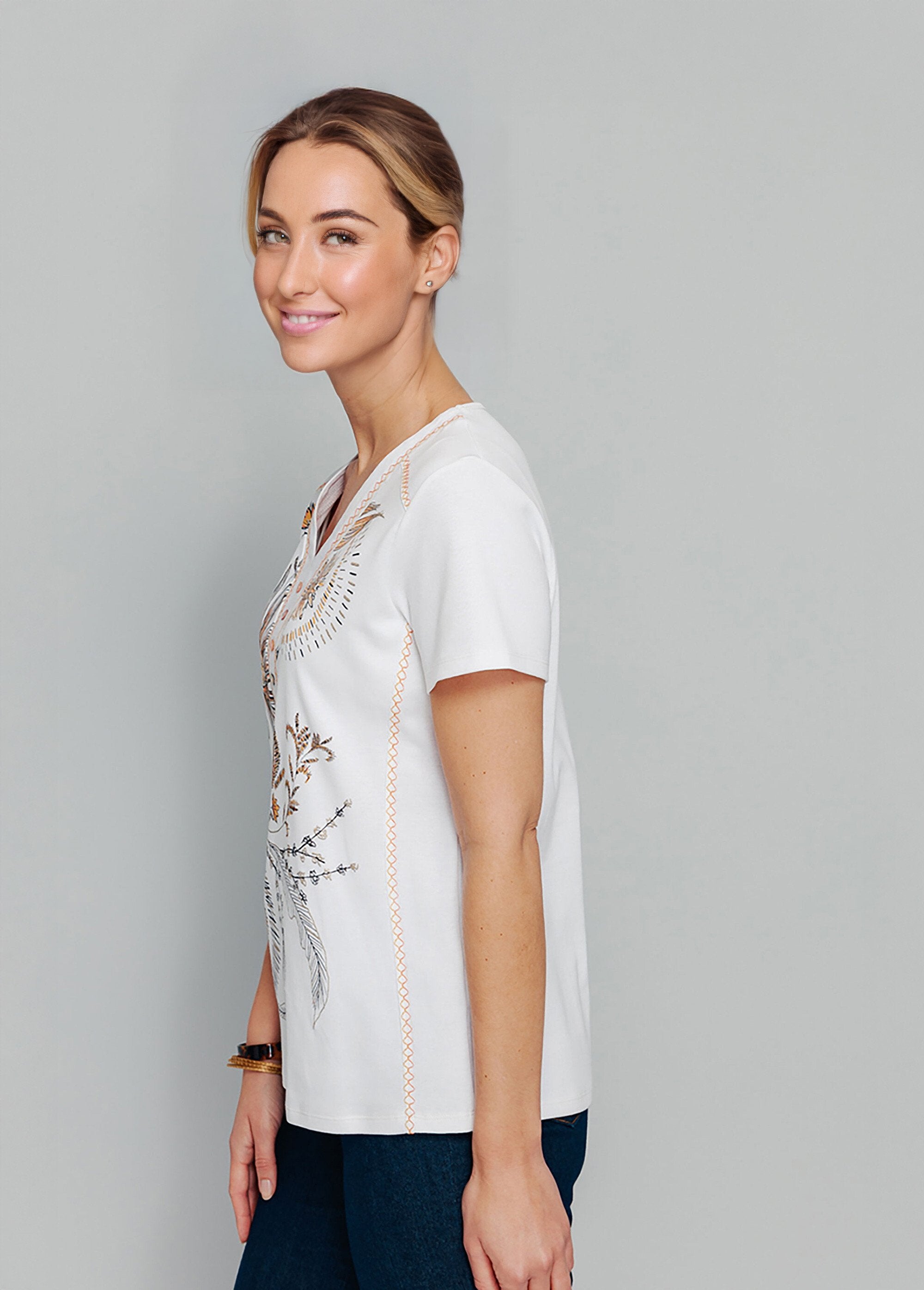 Floral_pattern_t-shirt_with_embroidery_Natural_DR1_slim