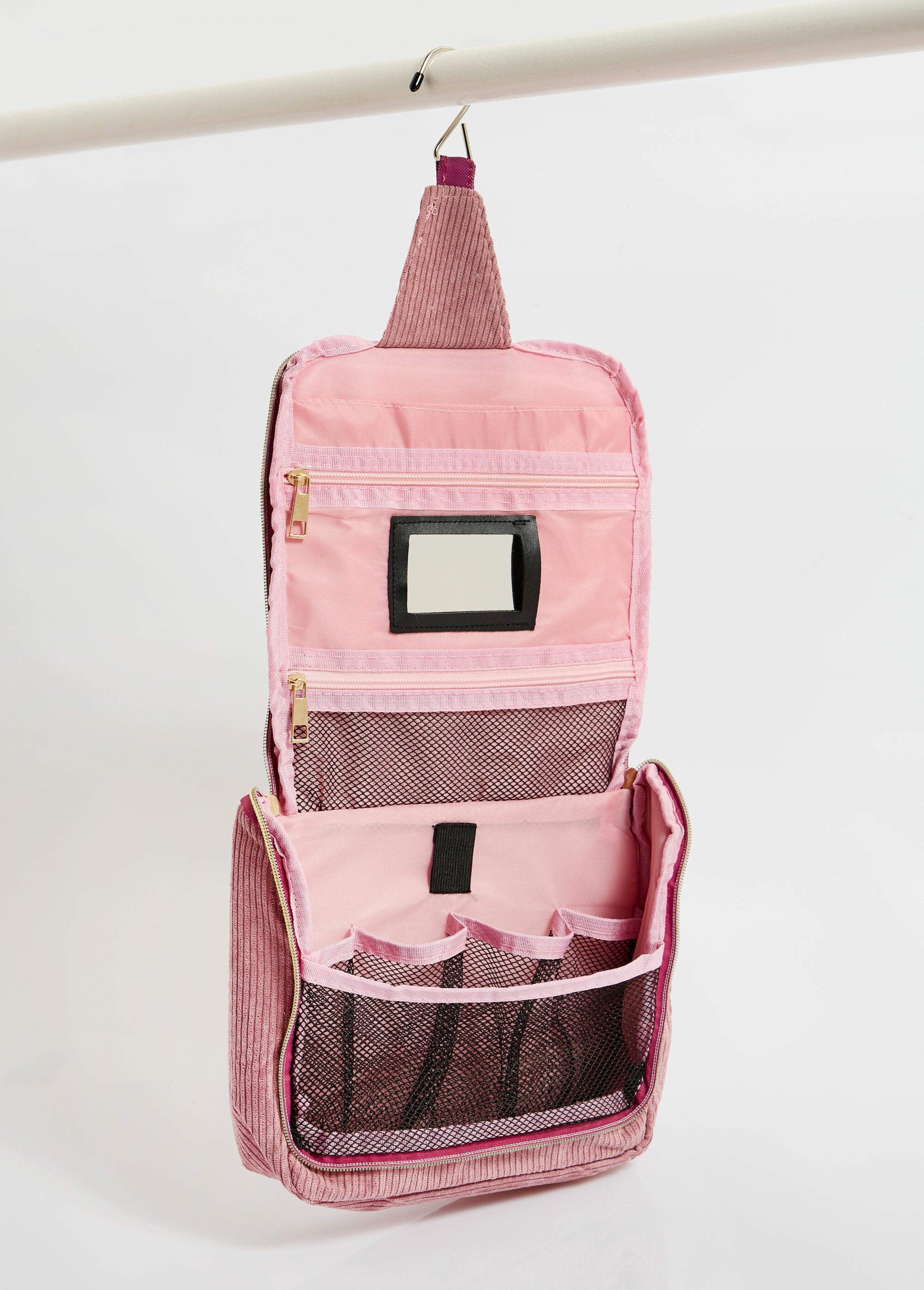 Hanging_toiletry_bag,_velvet_Pink_DE2_slim
