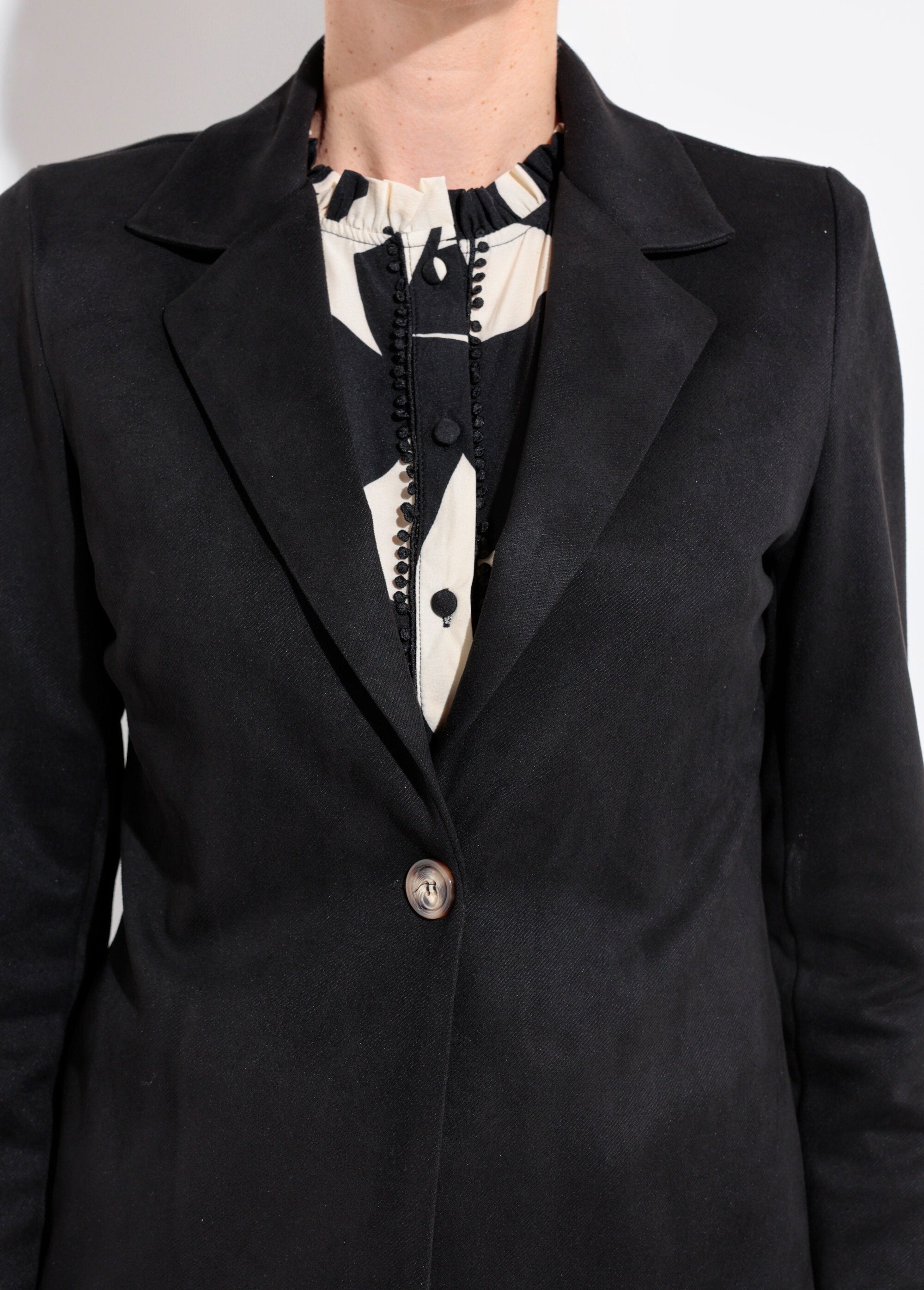 1-button_soft_twill_tailored_collar_jacket_Black_DE1_slim