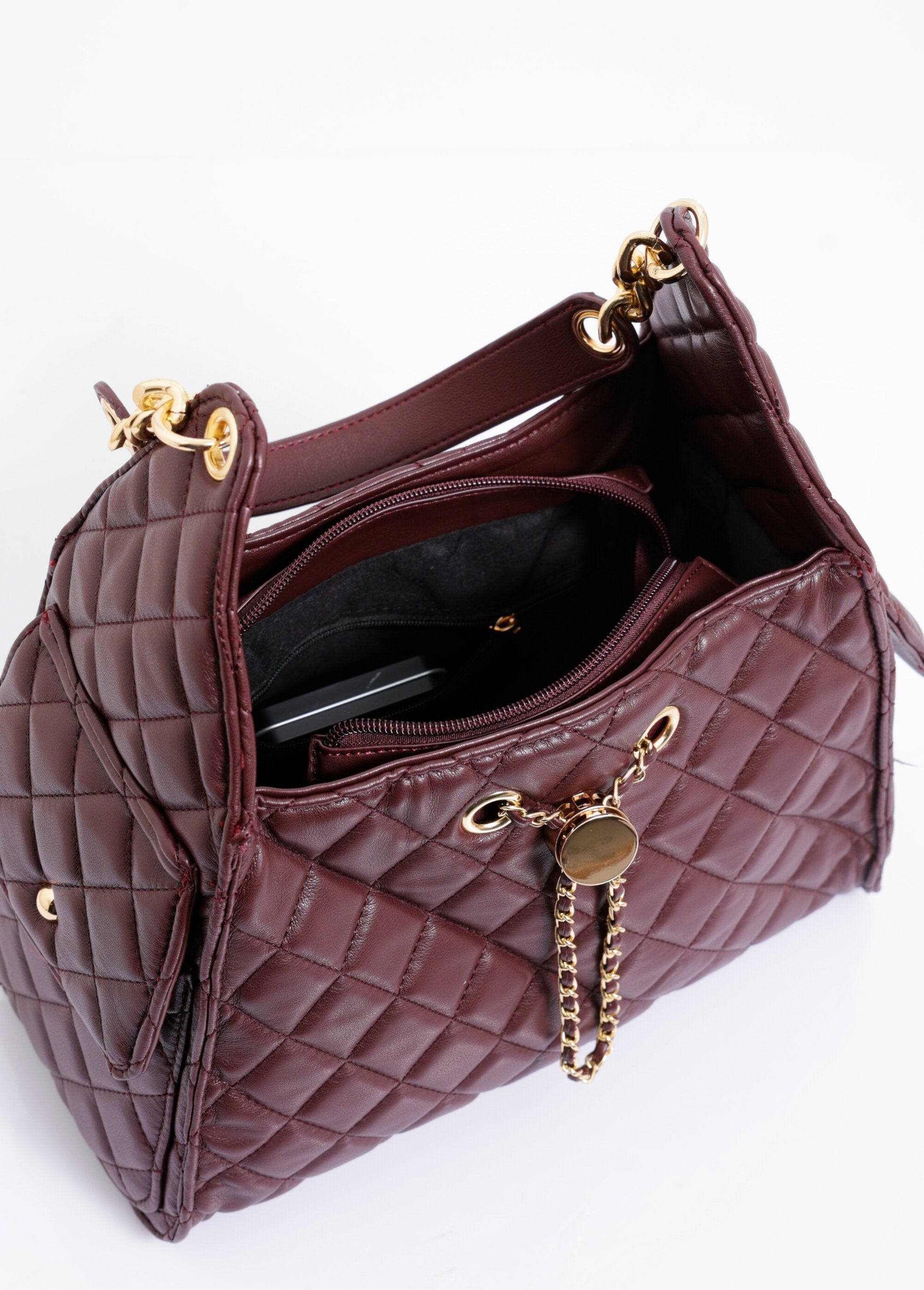 Chic_quilted_handbag_with_metal_details_Bordeaux_DE2_slim