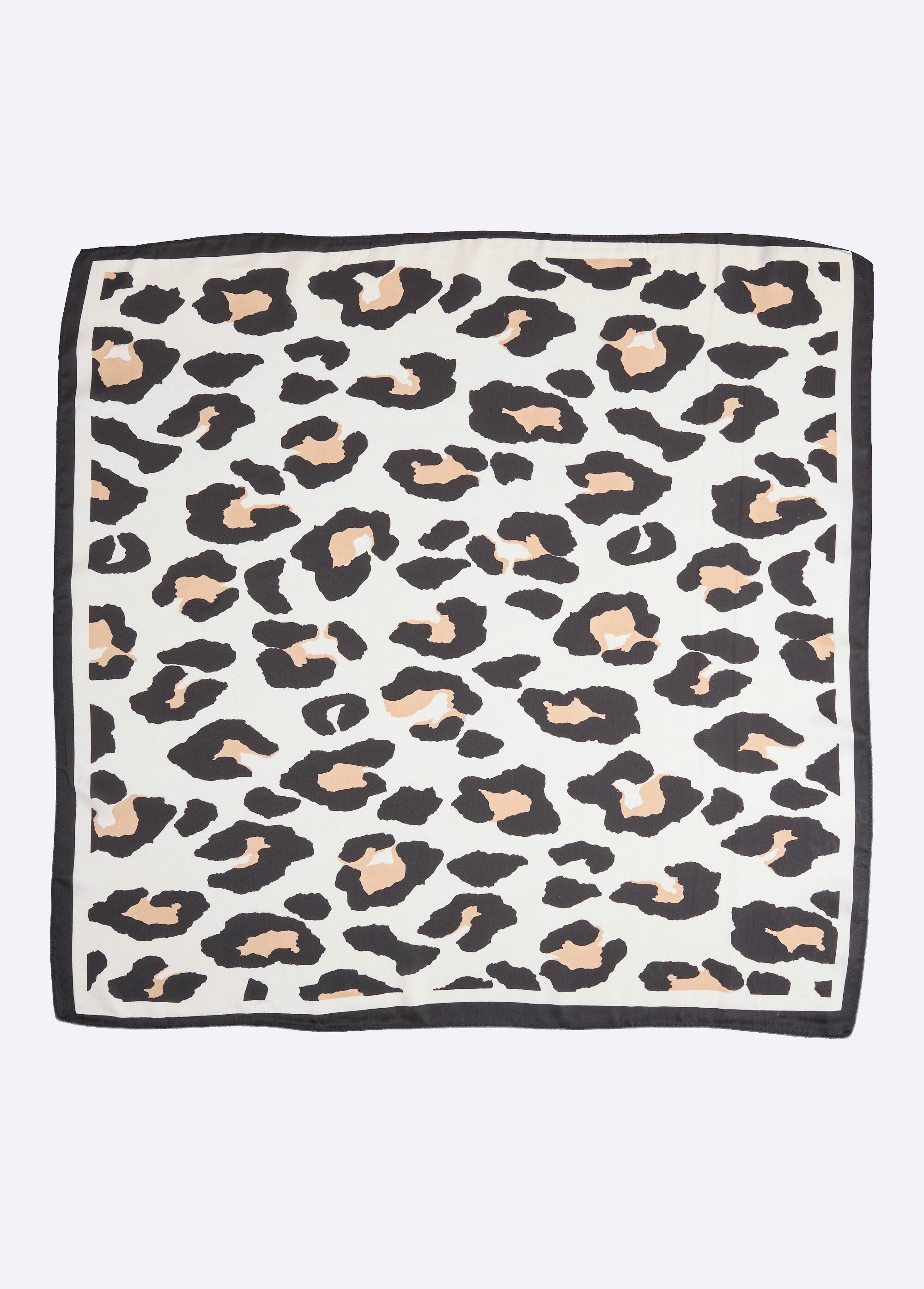 Square_satin_scarf,_large_leopard_print_Leopard_DE1_slim