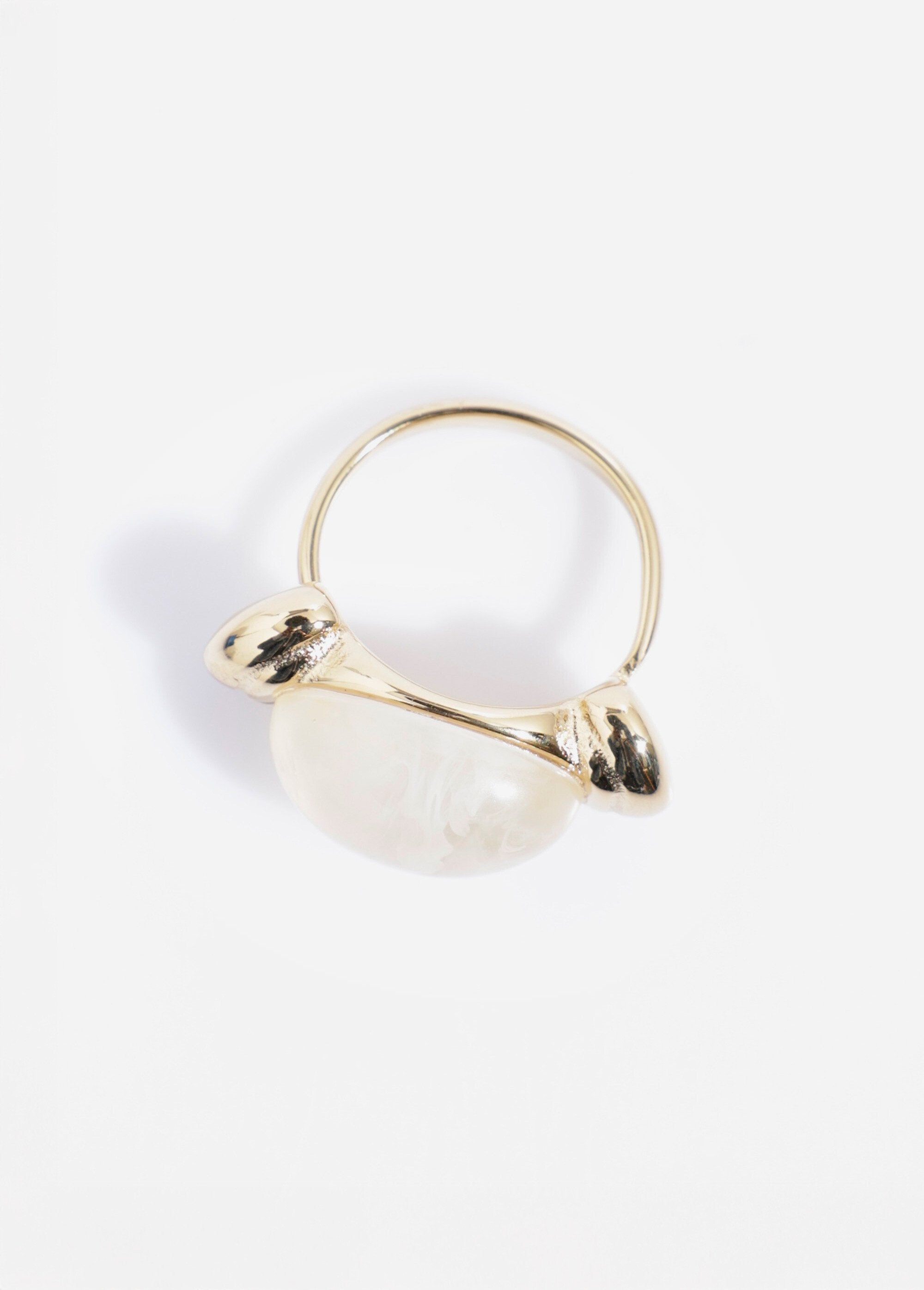 Colorful_pearl_ring,_stainless_steel_Gold_and_white_FA1_slim