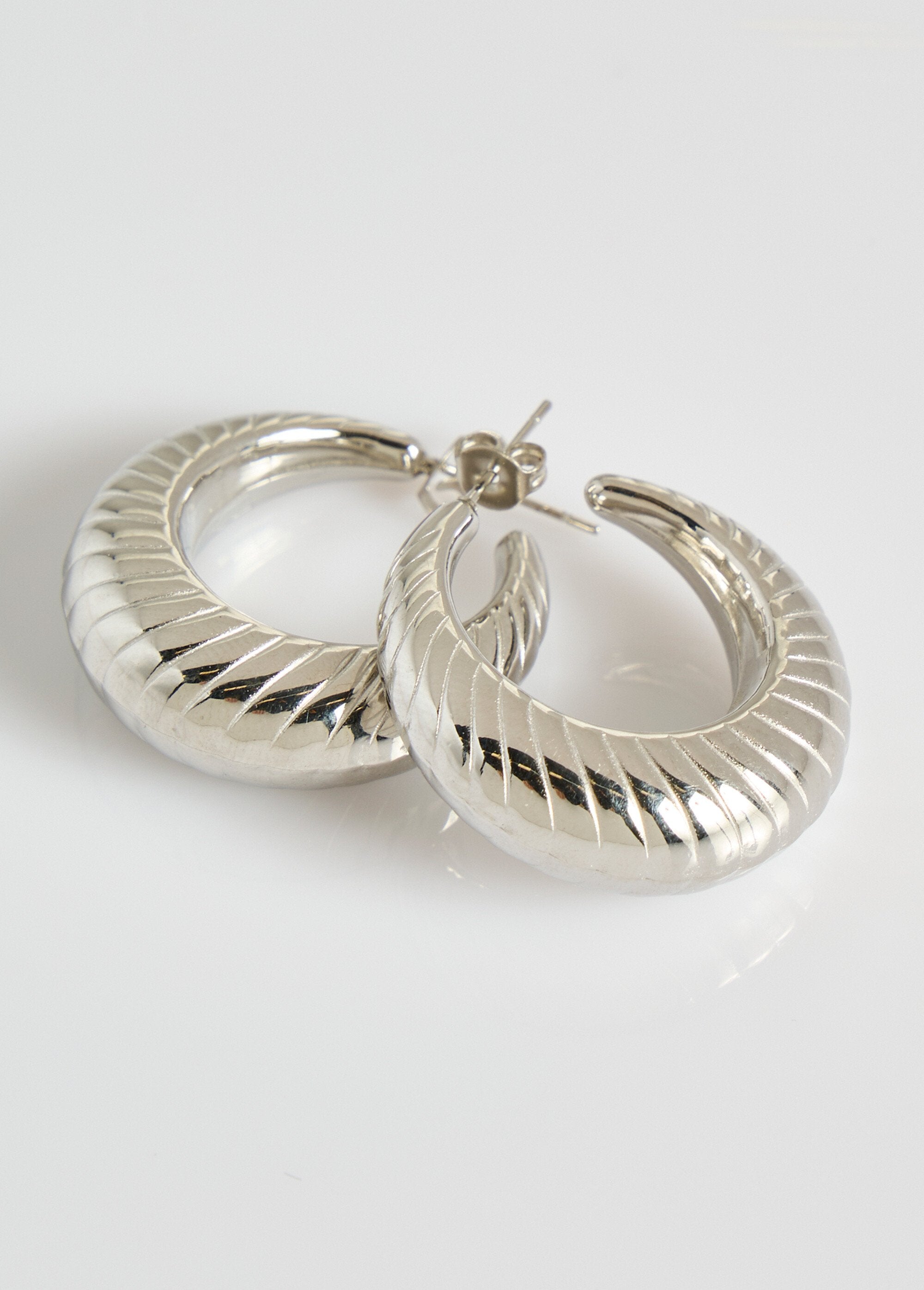 Boucles_d'oreilles_créoles_inox_torsades_Argente_FA1_slim