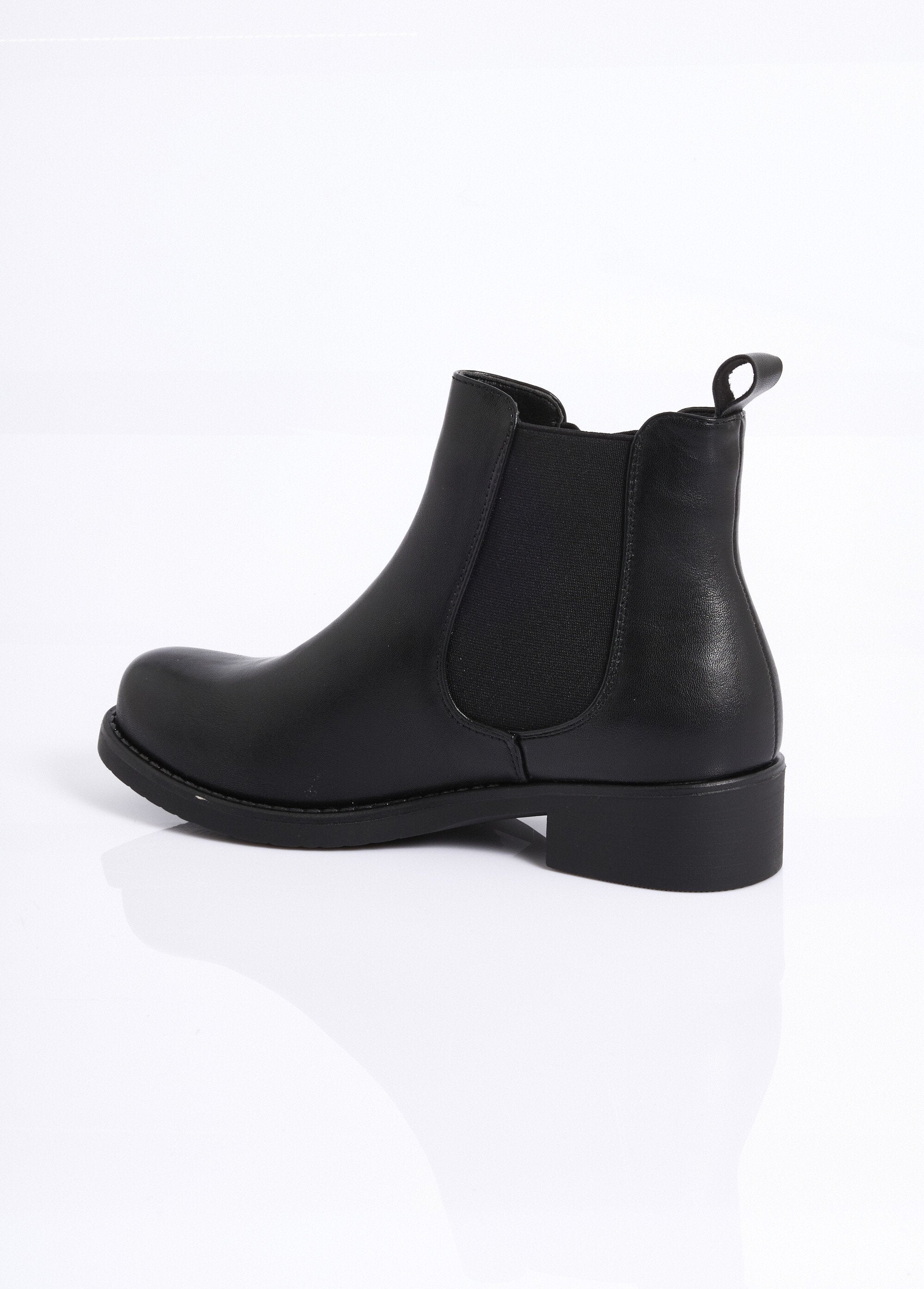 Chelsea_boots_with_non-slip_soles_Black_DO1_slim