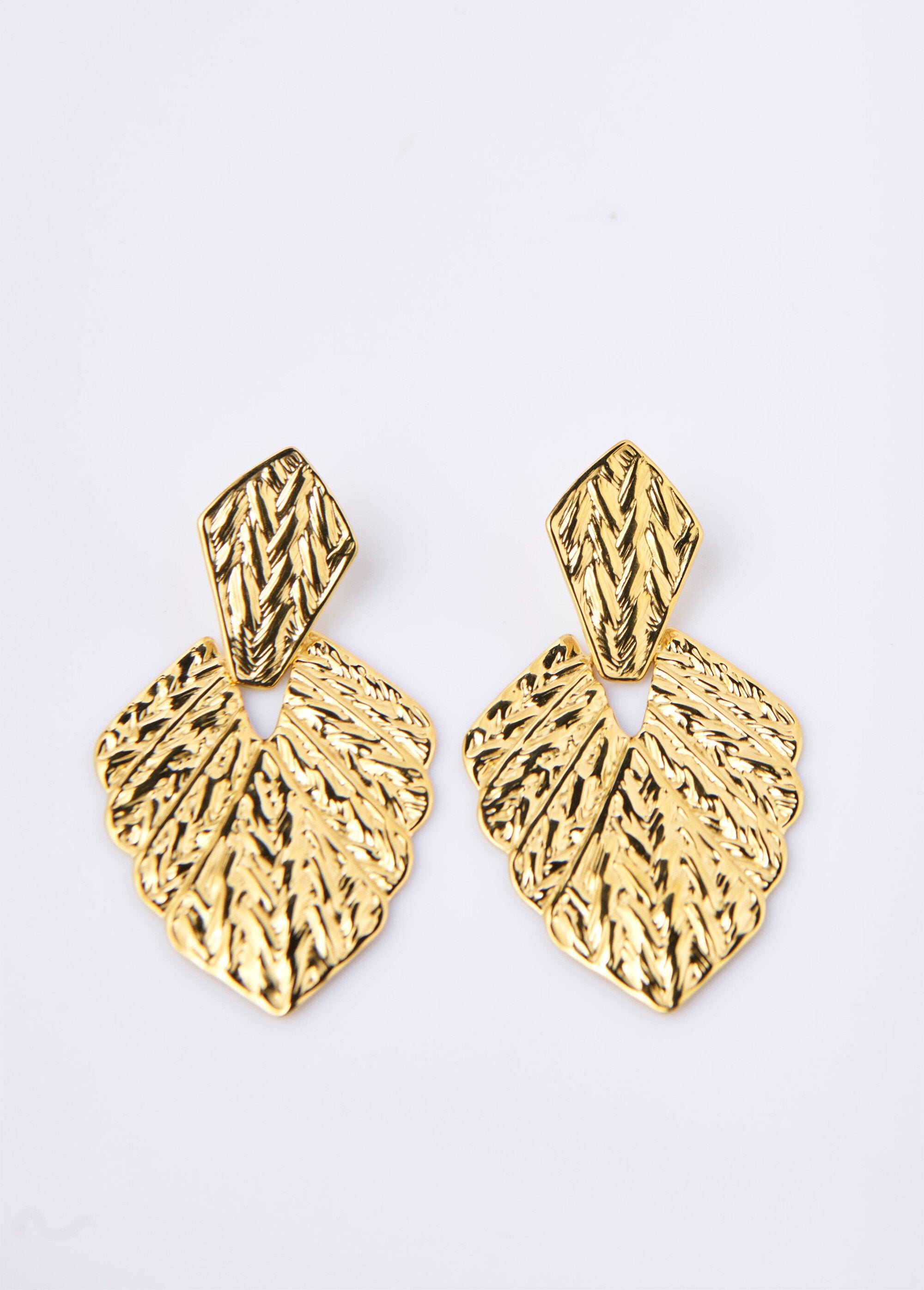 Textured_stainless_steel_earrings_Golden_FA1_slim