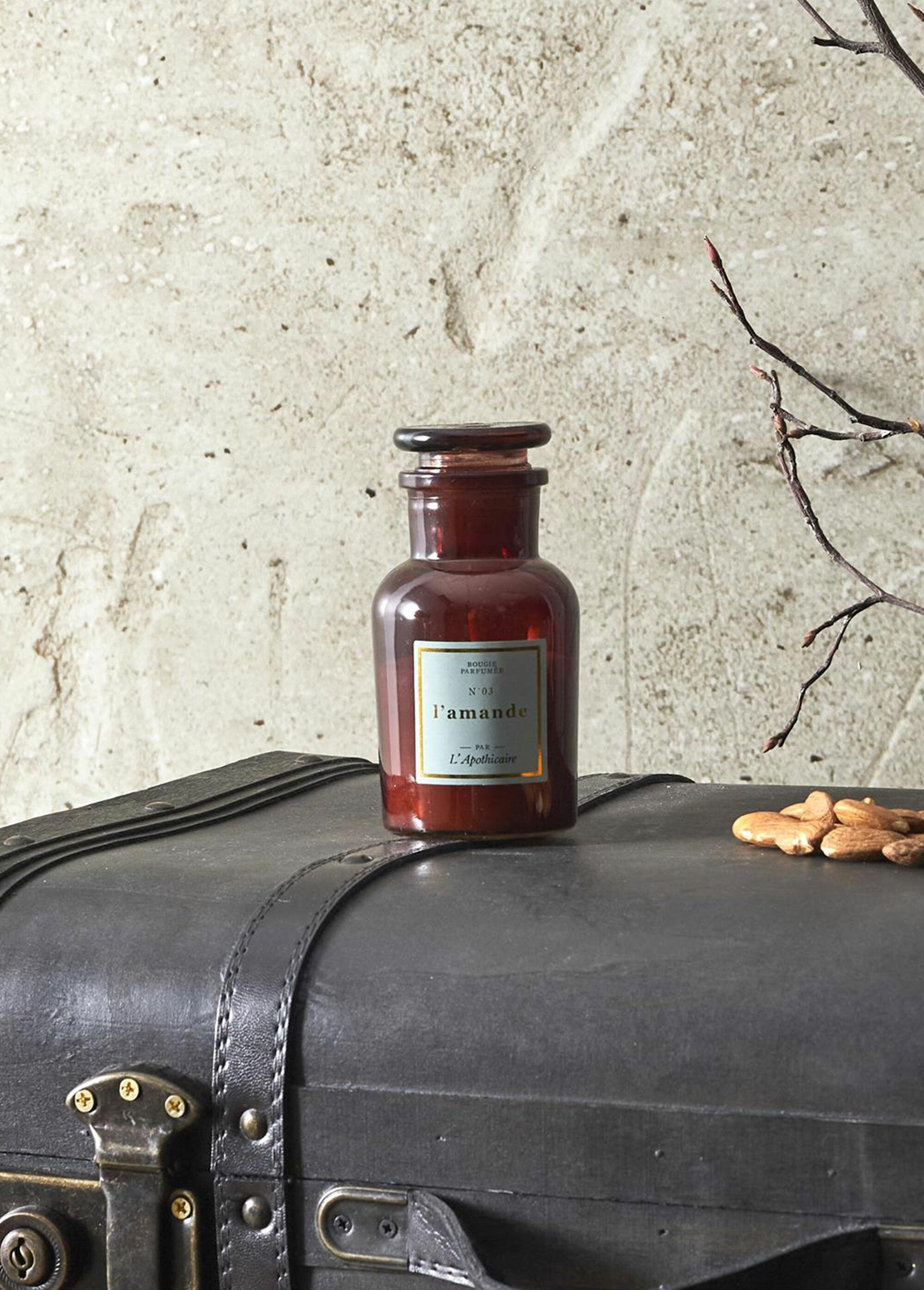 Retro_scented_candle_in_tinted_glass,_11cm_Almond_SF1_slim