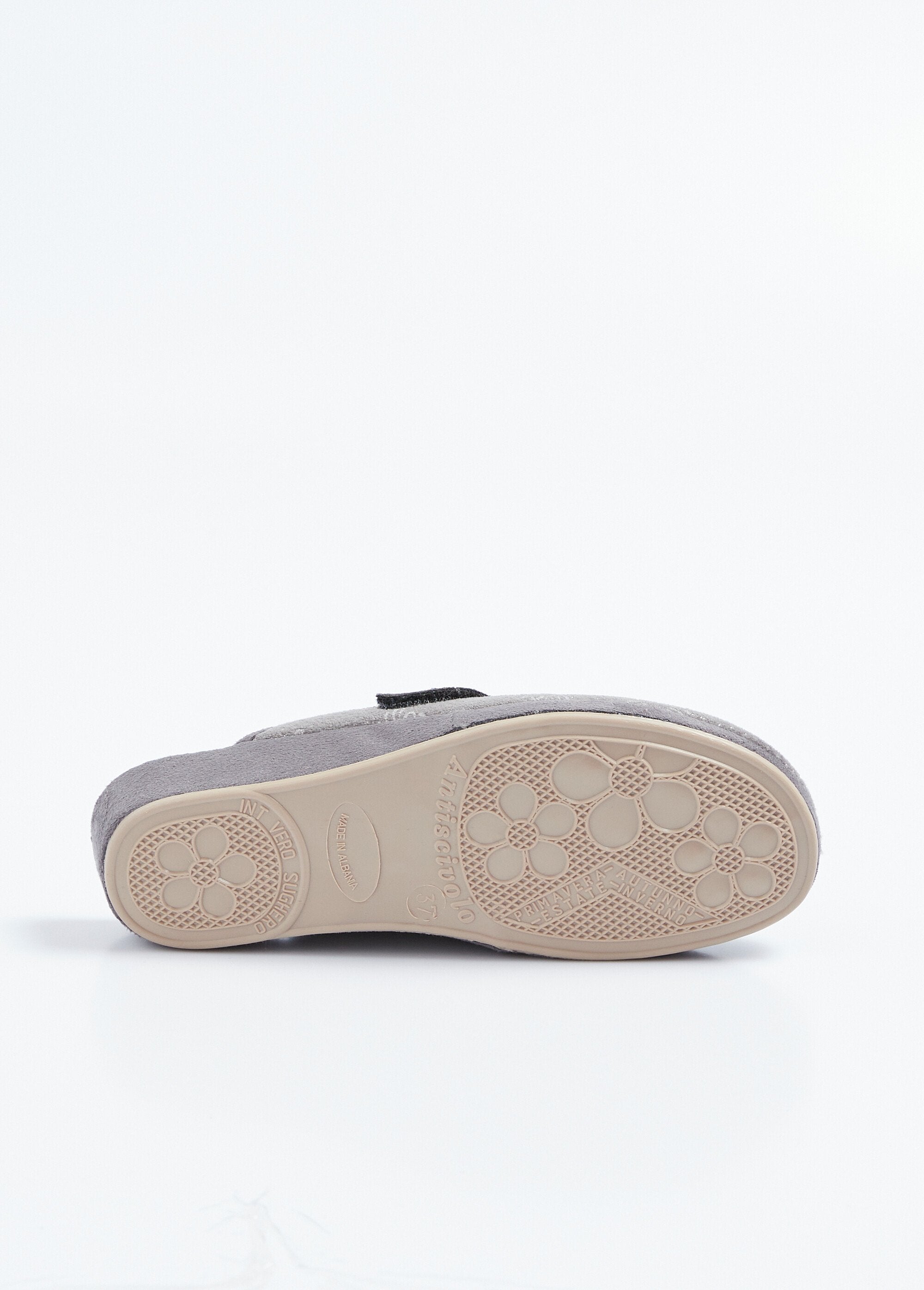 Comfort_width_Velcro_mule_slippers_Gray_UN1_slim