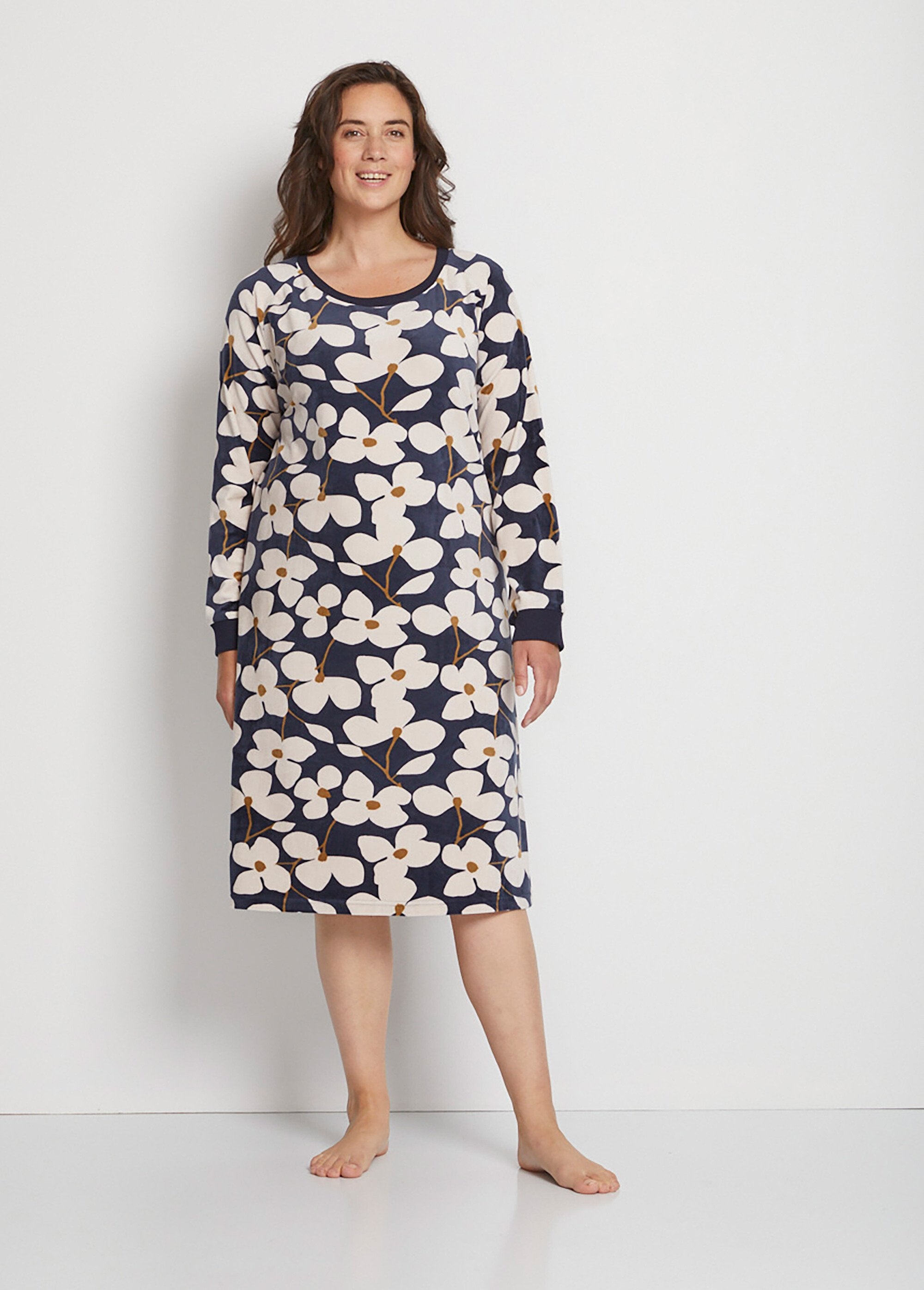 Short_long-sleeved_nightgown_Printed_FA1_curvy