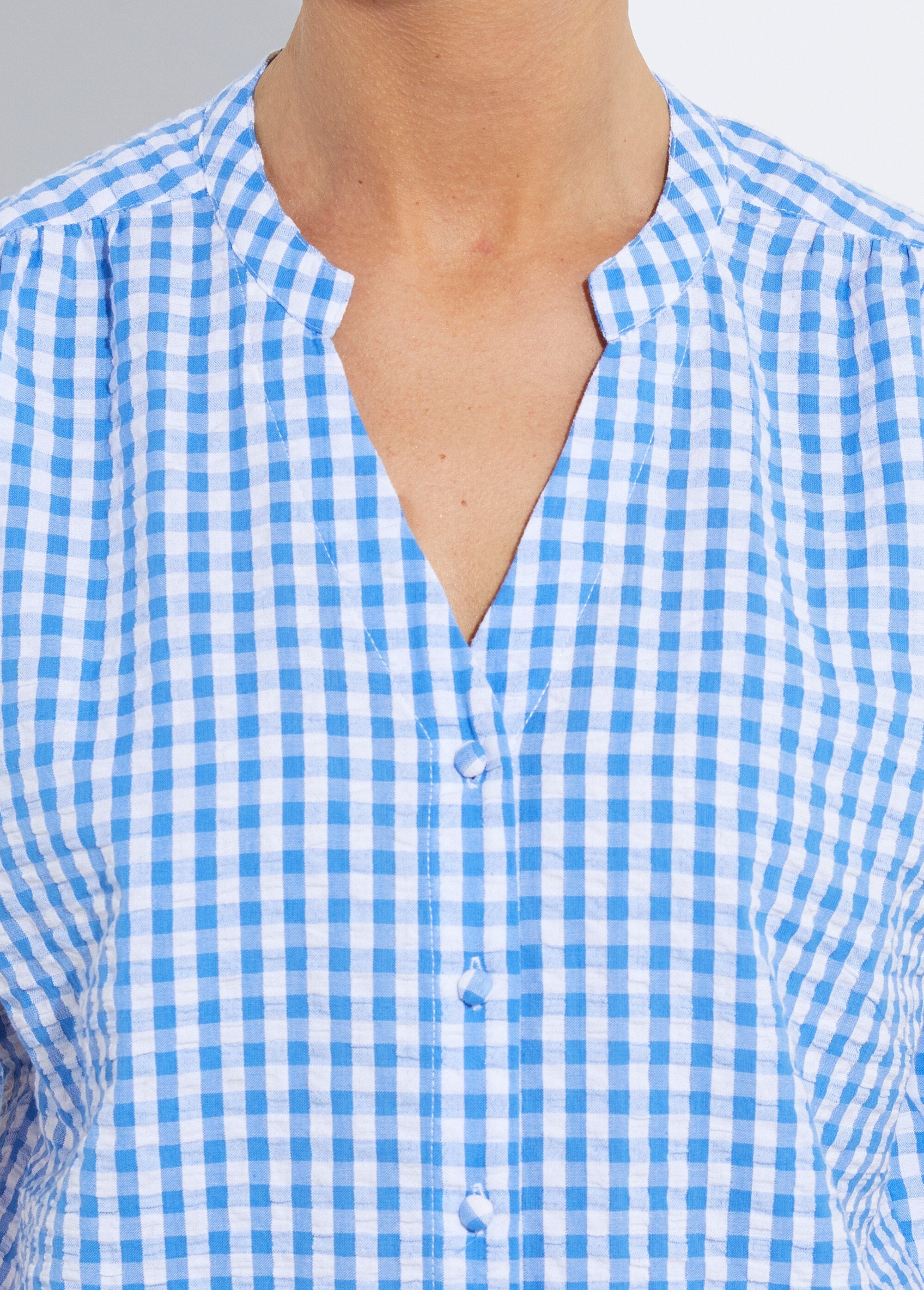 Short-sleeve_kimono_plaid_blouse_White_and_blue_DE1_slim