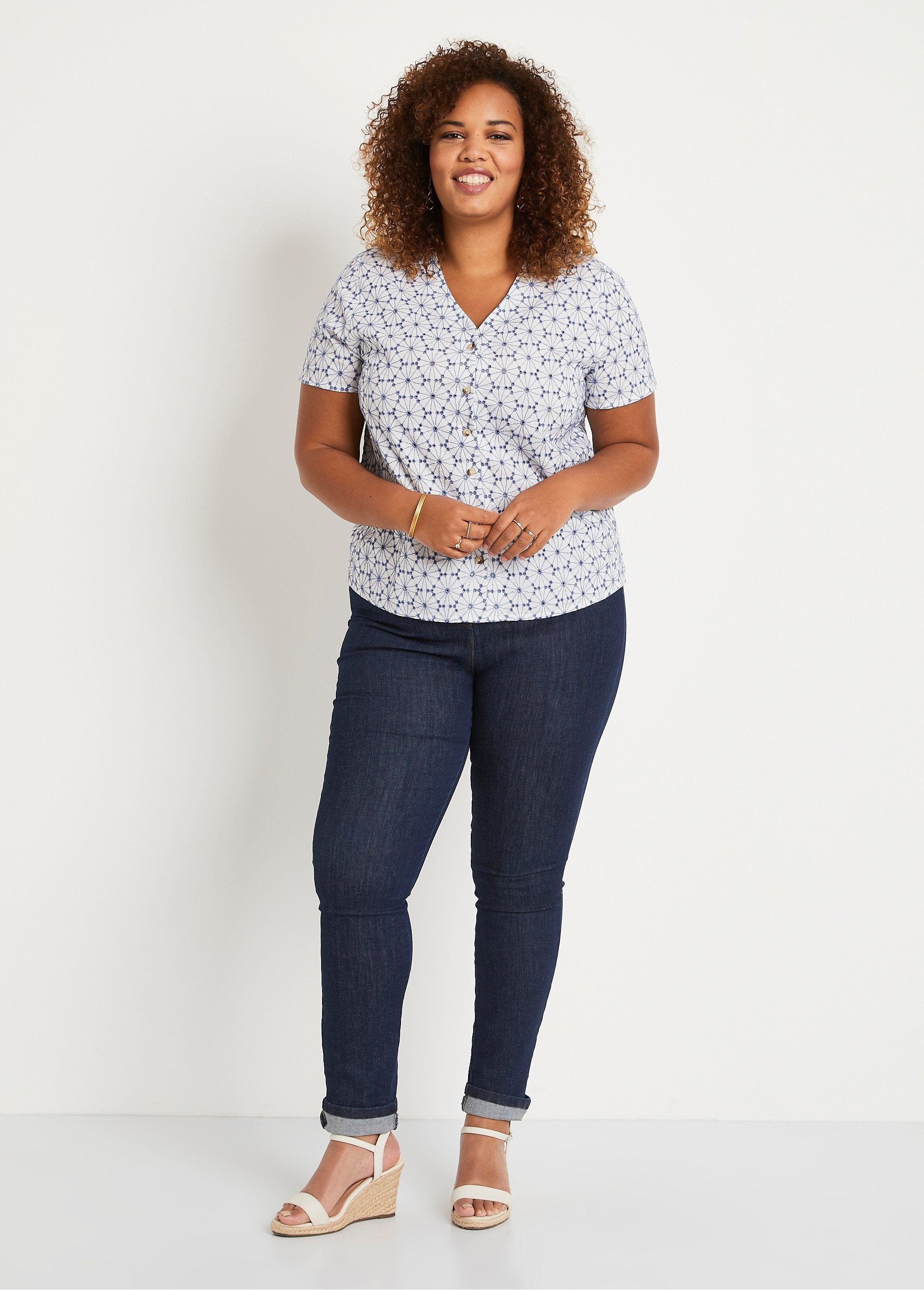 Long_embroidered_V-neck_blouse_White_and_blue_SF1_curvy