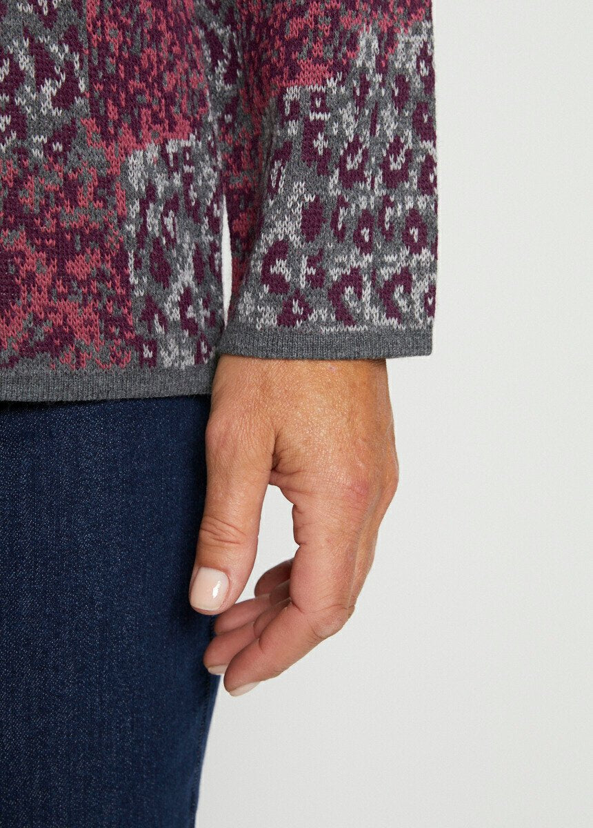 Leopard_jacquard_mid-length_zipped_cardigan_Gray_and_blackcurrant_DE2_slim