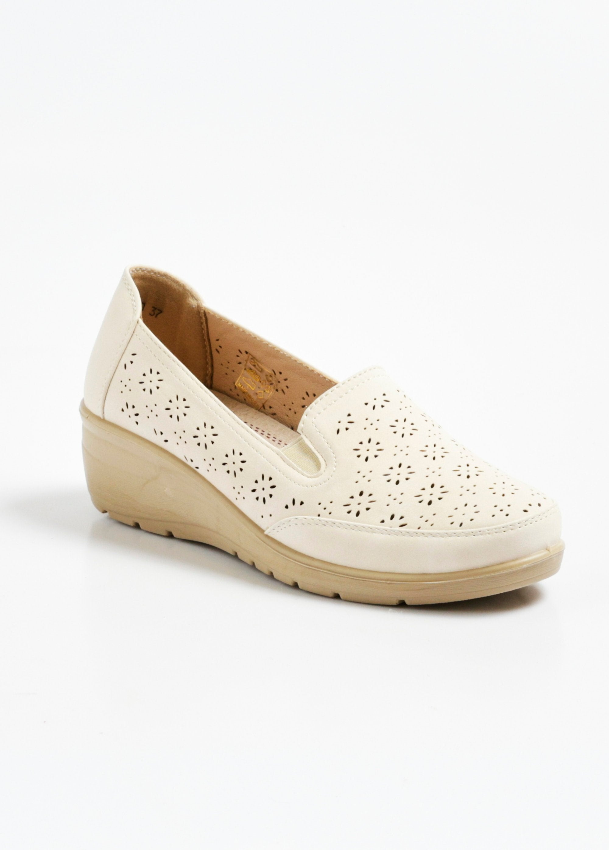 Openwork_comfort_loafer_with_elastic_sides_Beige_FA1_slim