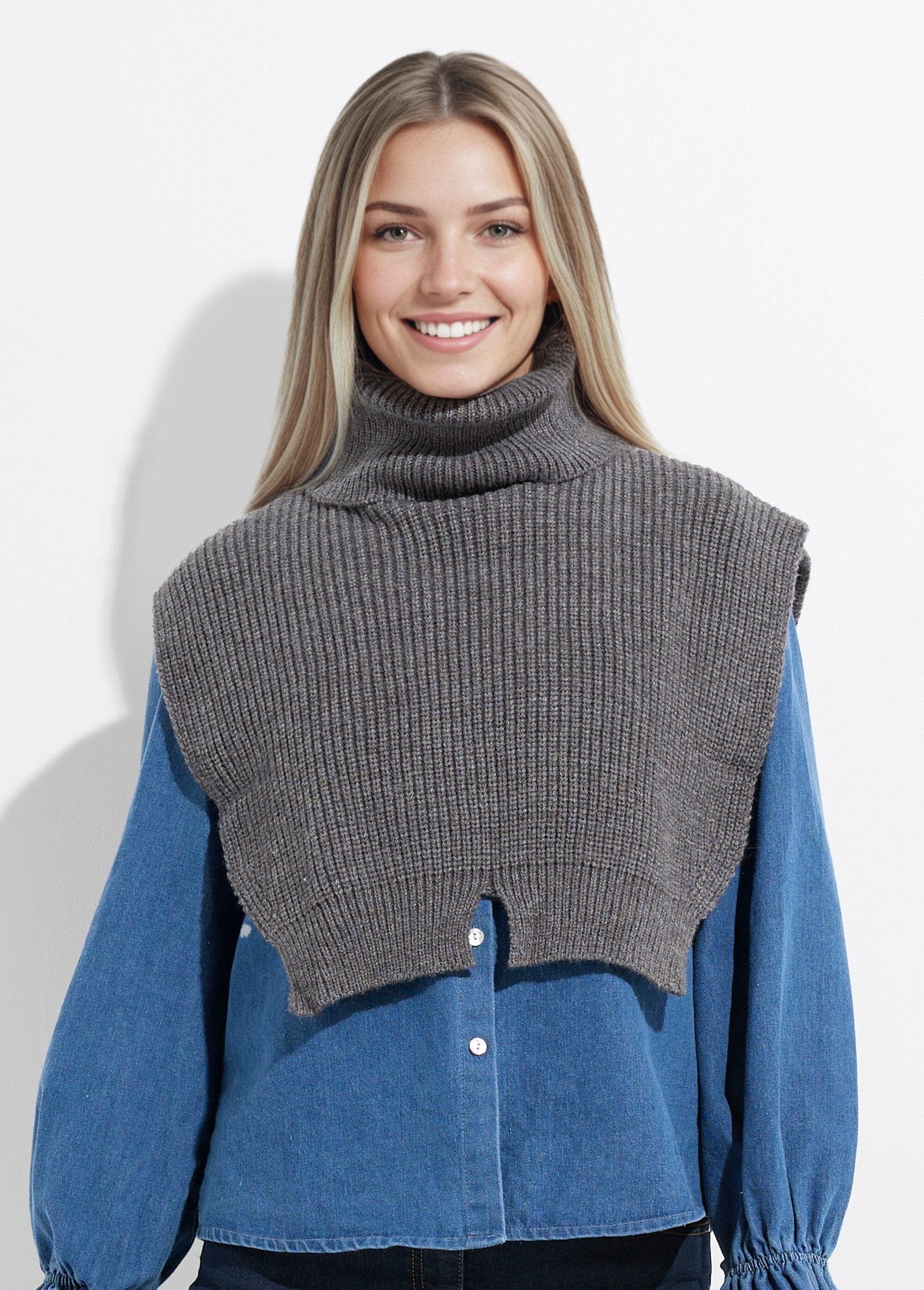 Warm_knitted_turtleneck_bib_Gray_FA1_slim