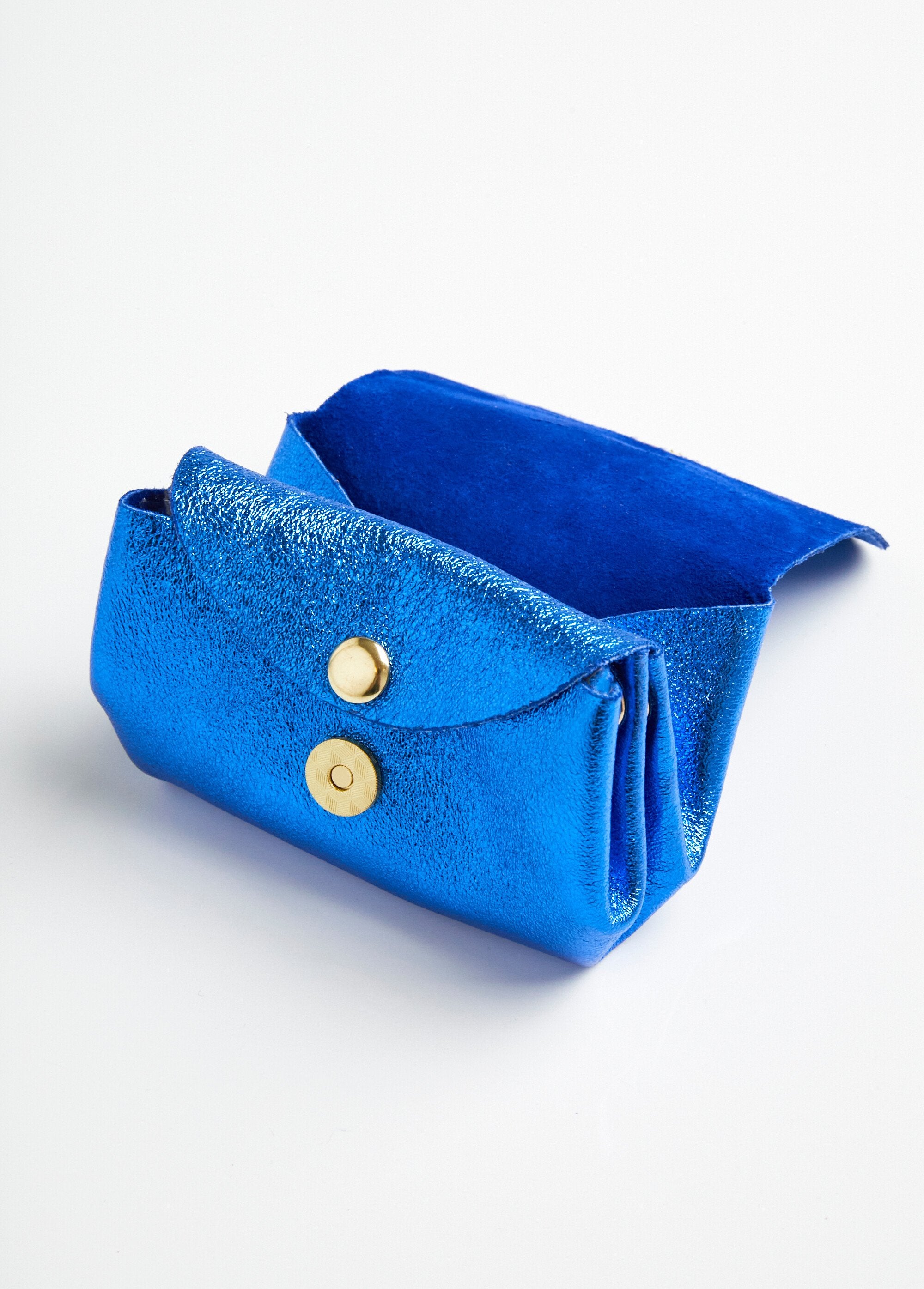 Coin_purse_with_iridescent_leather_flap_Hard_blue_DE2_slim