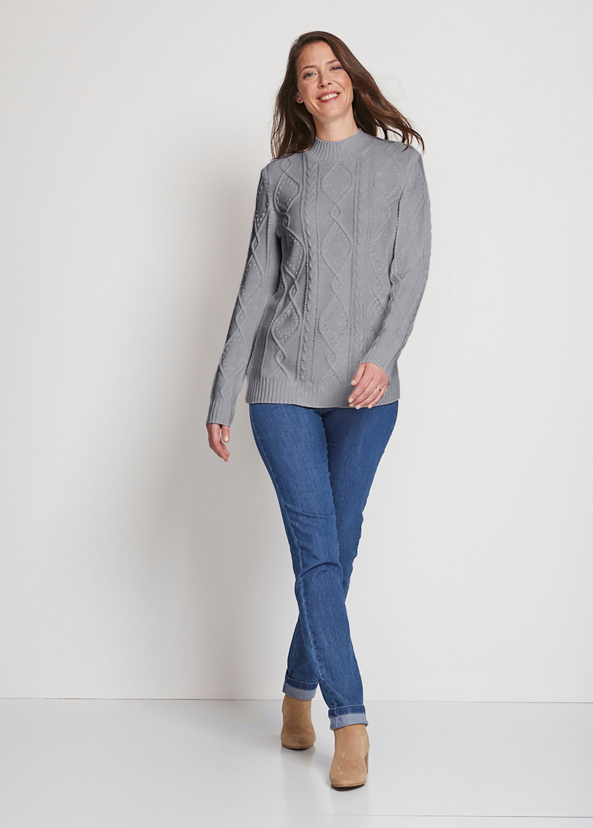 Short_warm_sweater_with_cable_high_collar_Gray_SF1_slim