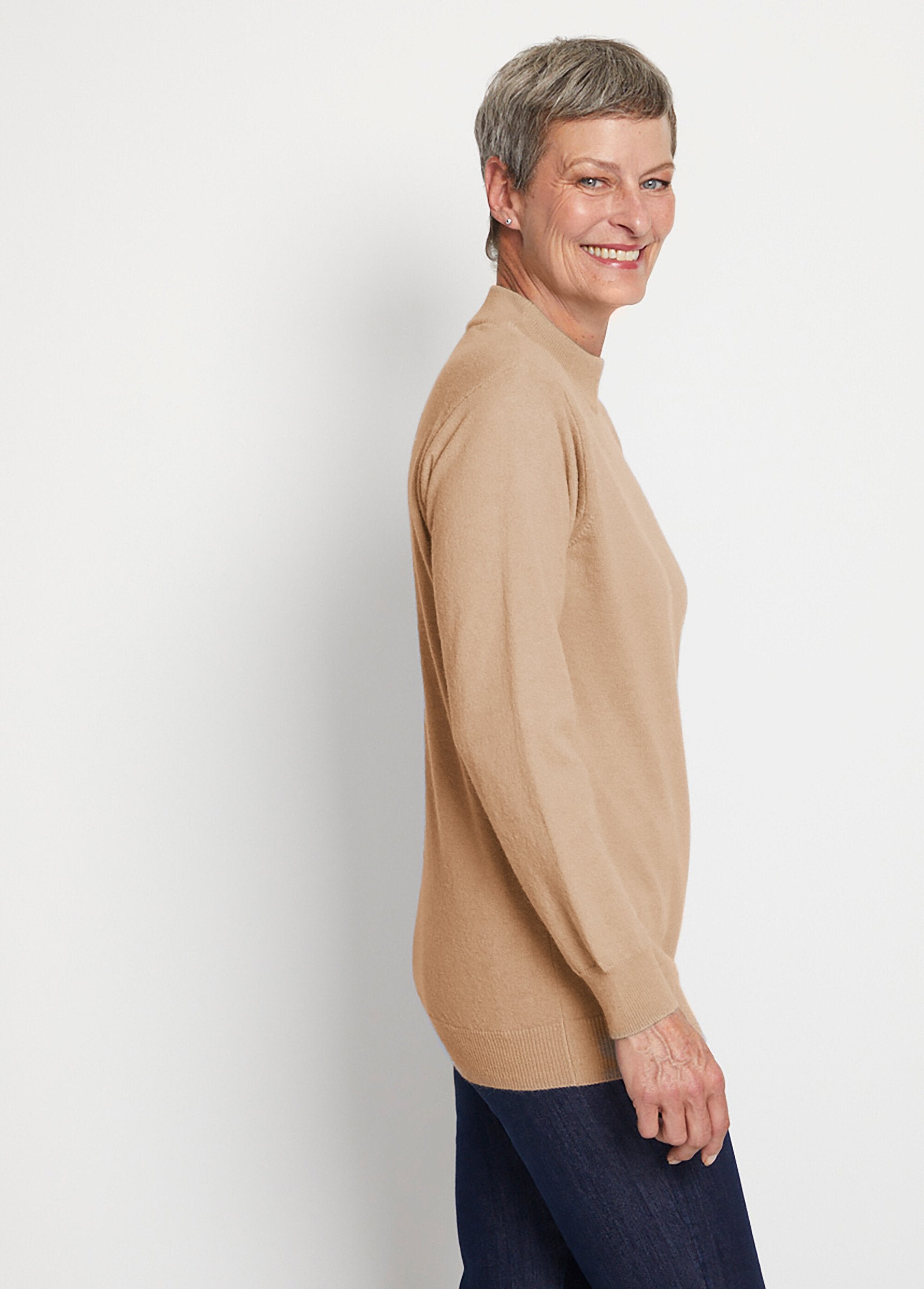 Warm_high-neck_sweater_with_wool_and_angora_camel_DR1_slim