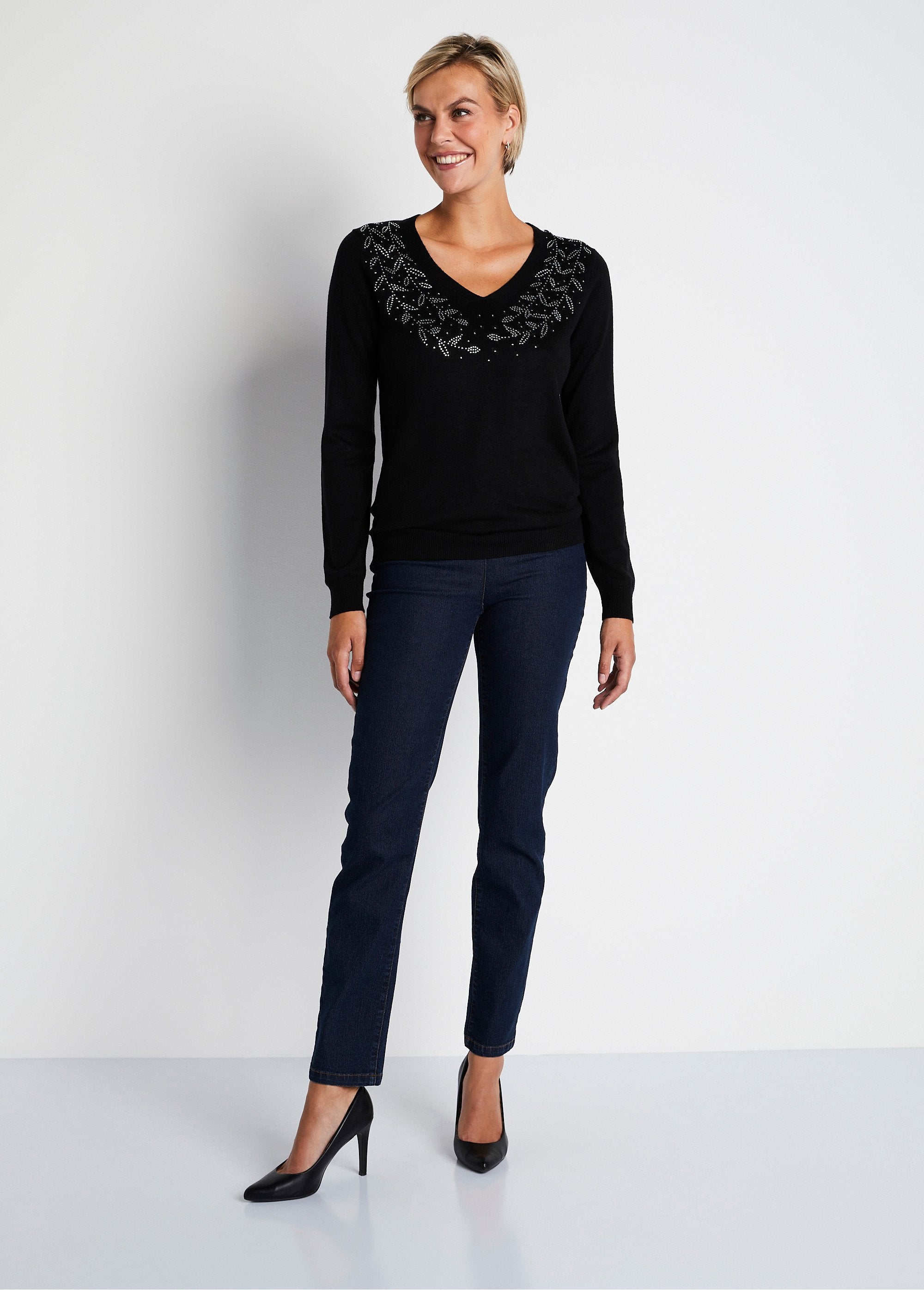 Long-sleeved_rhinestone_V-neck_sweater_Black_SF1_slim