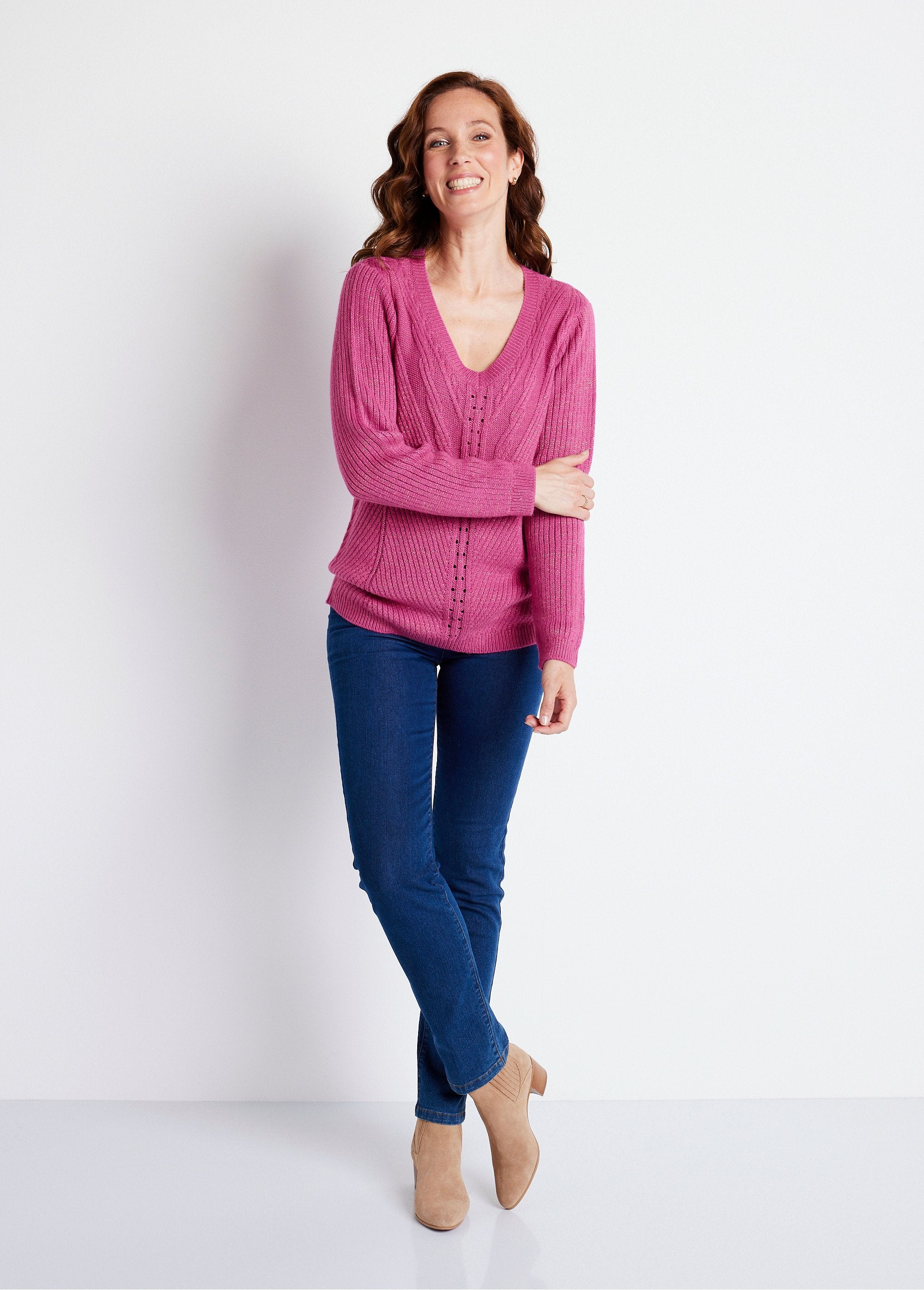 Plain_fancy_knit_V-neck_sweater_Cassis_SF1_slim