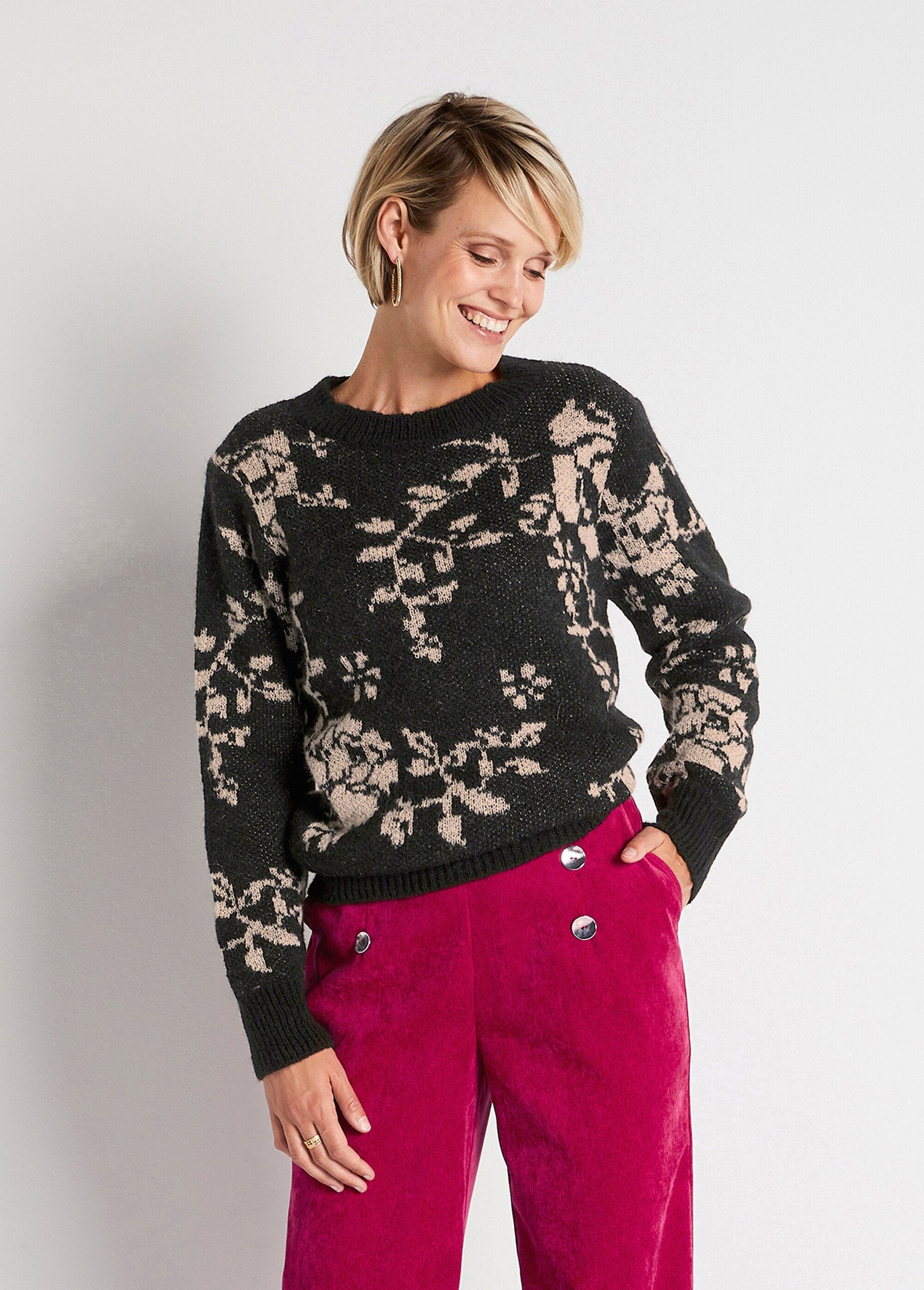 Short_floral_jacquard_sweater_Black_and_beige_FA1_slim