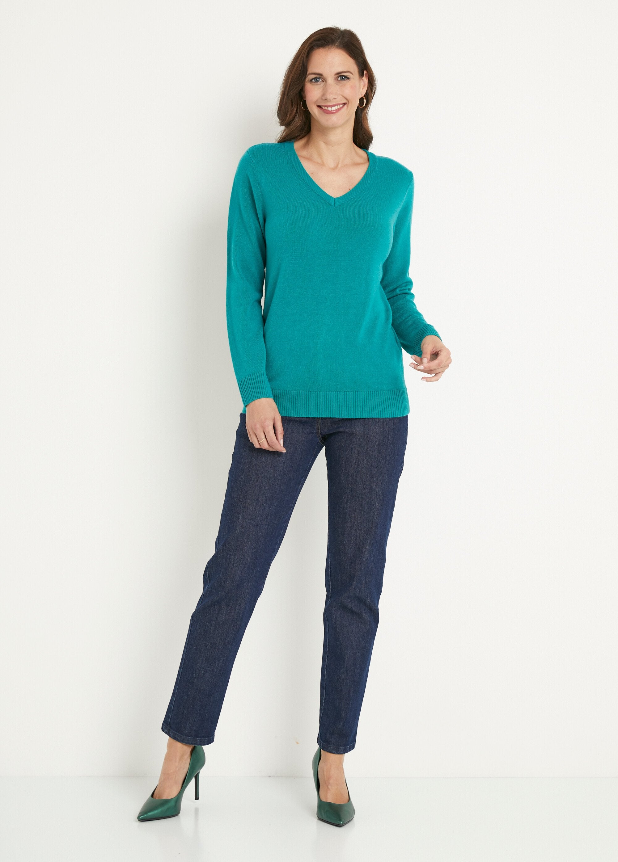 Soft_long-sleeved_V-neck_sweater_Green_SF1_slim