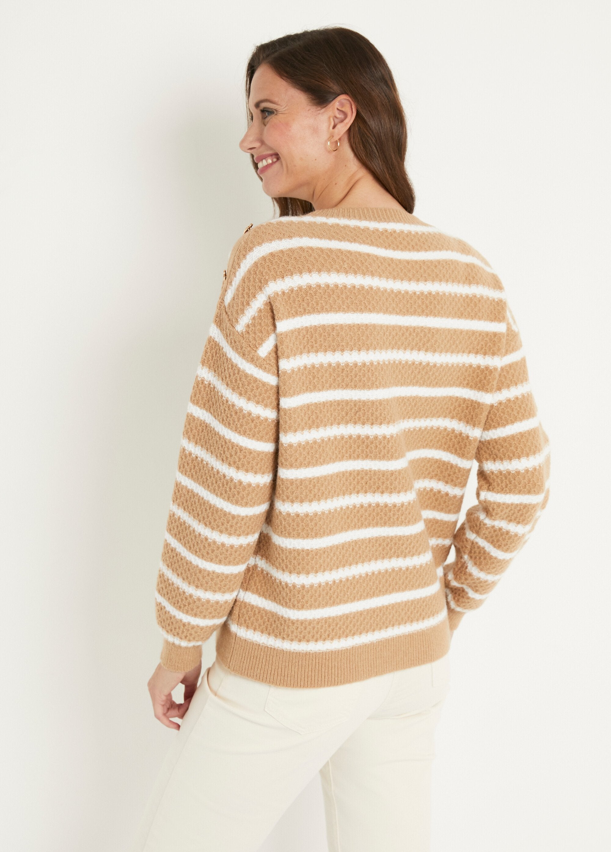 Soft_striped_sweater_round_neck_fancy_knit_Camel_and_ecru_DO1_slim