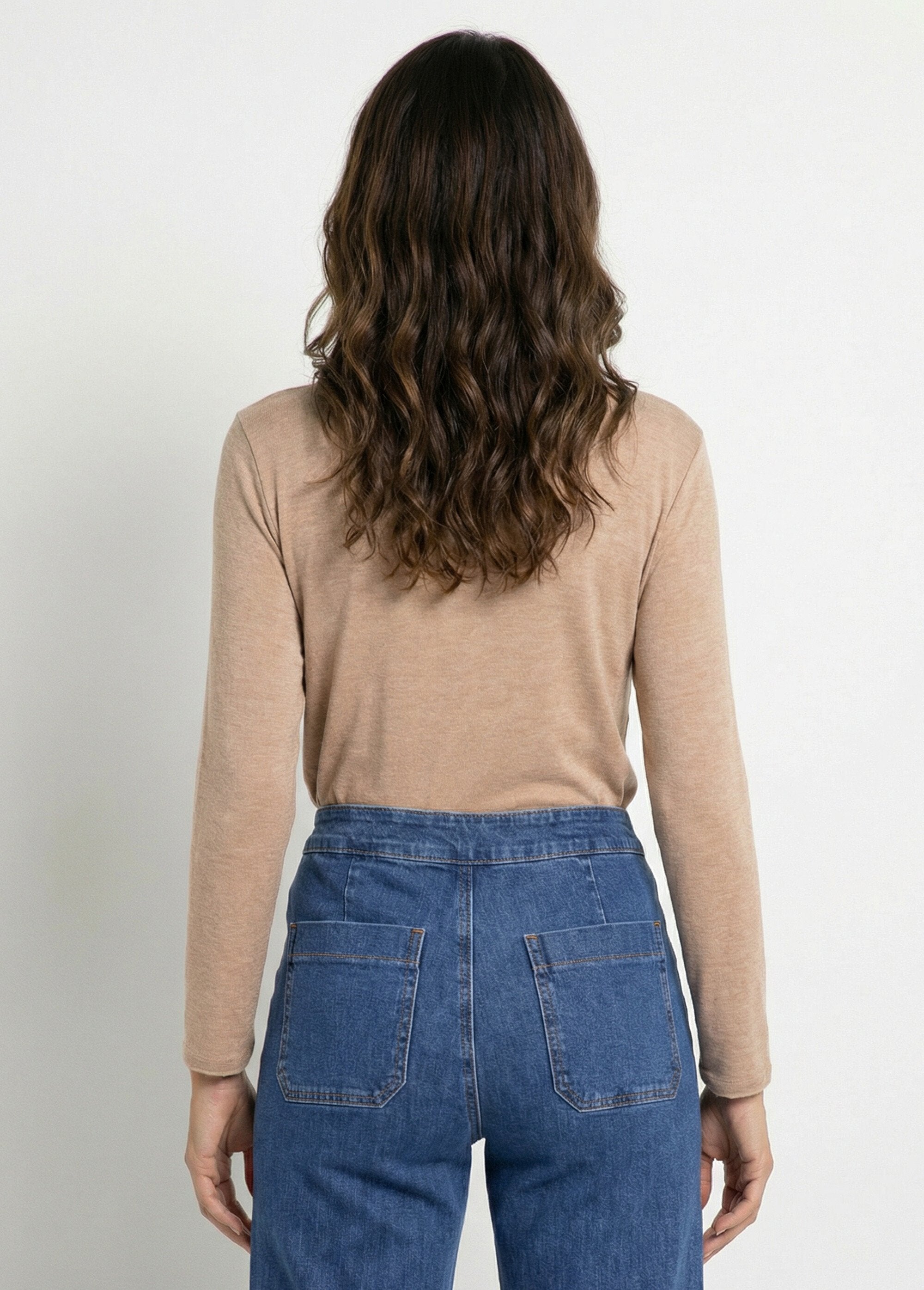 Pull_fin_avec_angora_et_laine,_col_V_Camel_DO1_slim