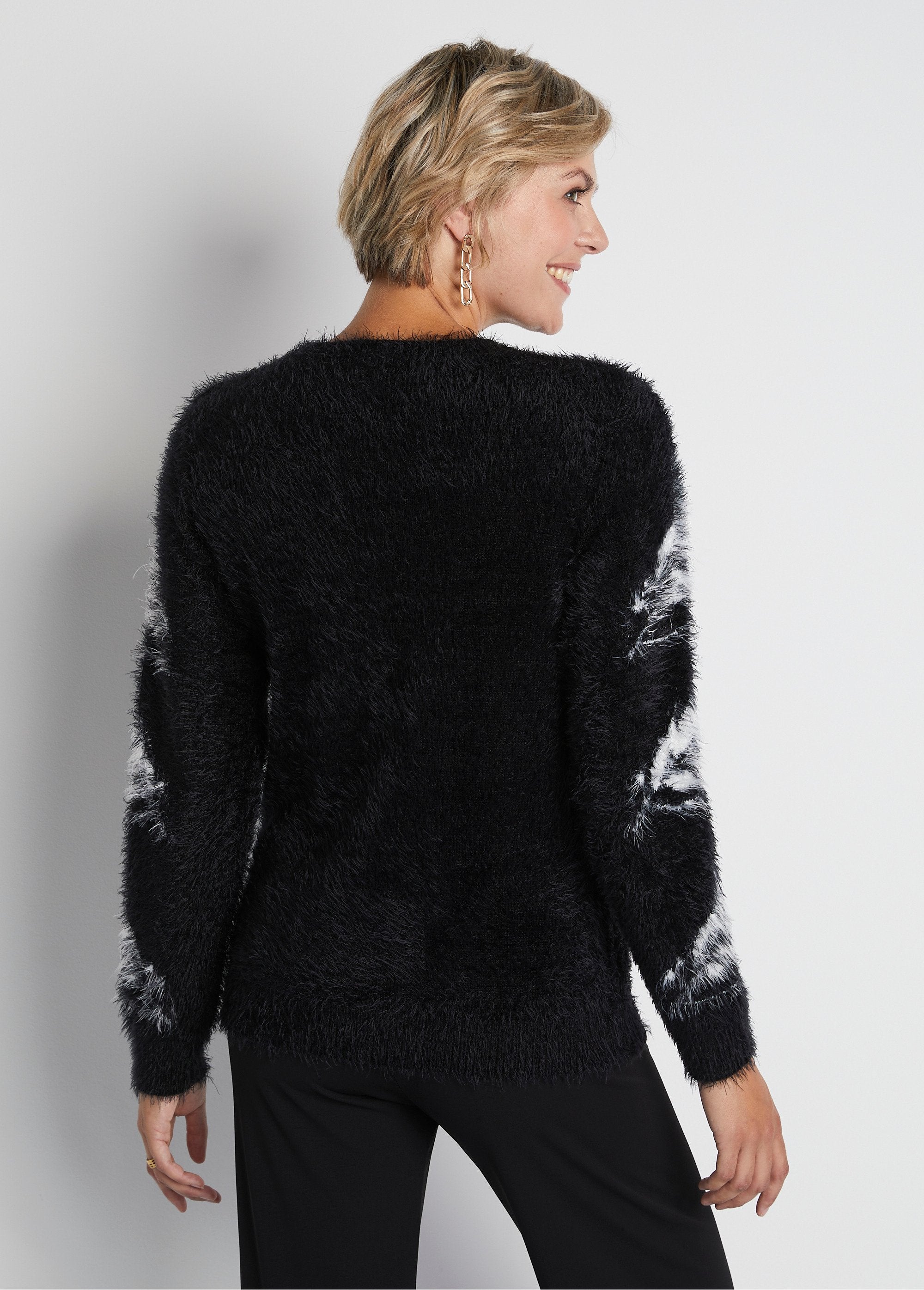 Long-sleeved_hairy_knit_jacquard_sweater_Black_and_ecru_DO1_slim