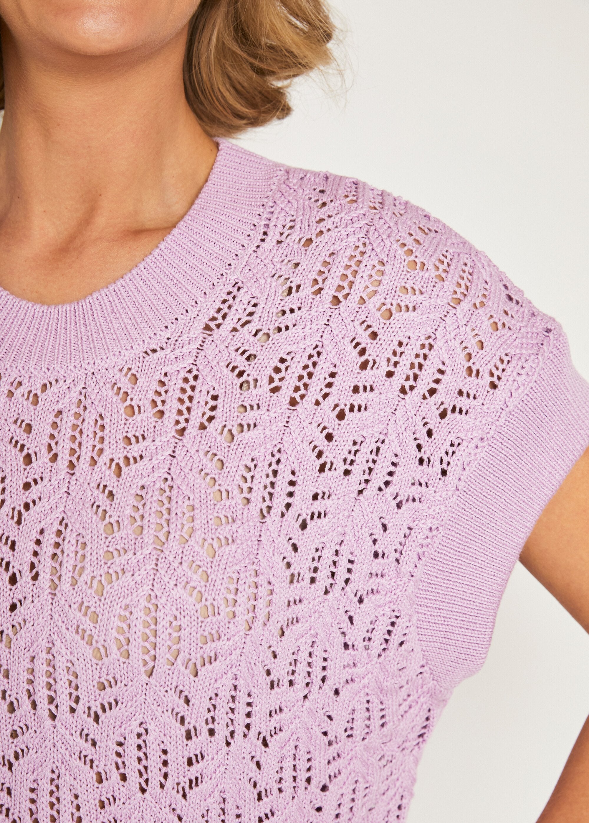 Short-sleeved_openwork_knit_sweater_Lilac_DE2_slim