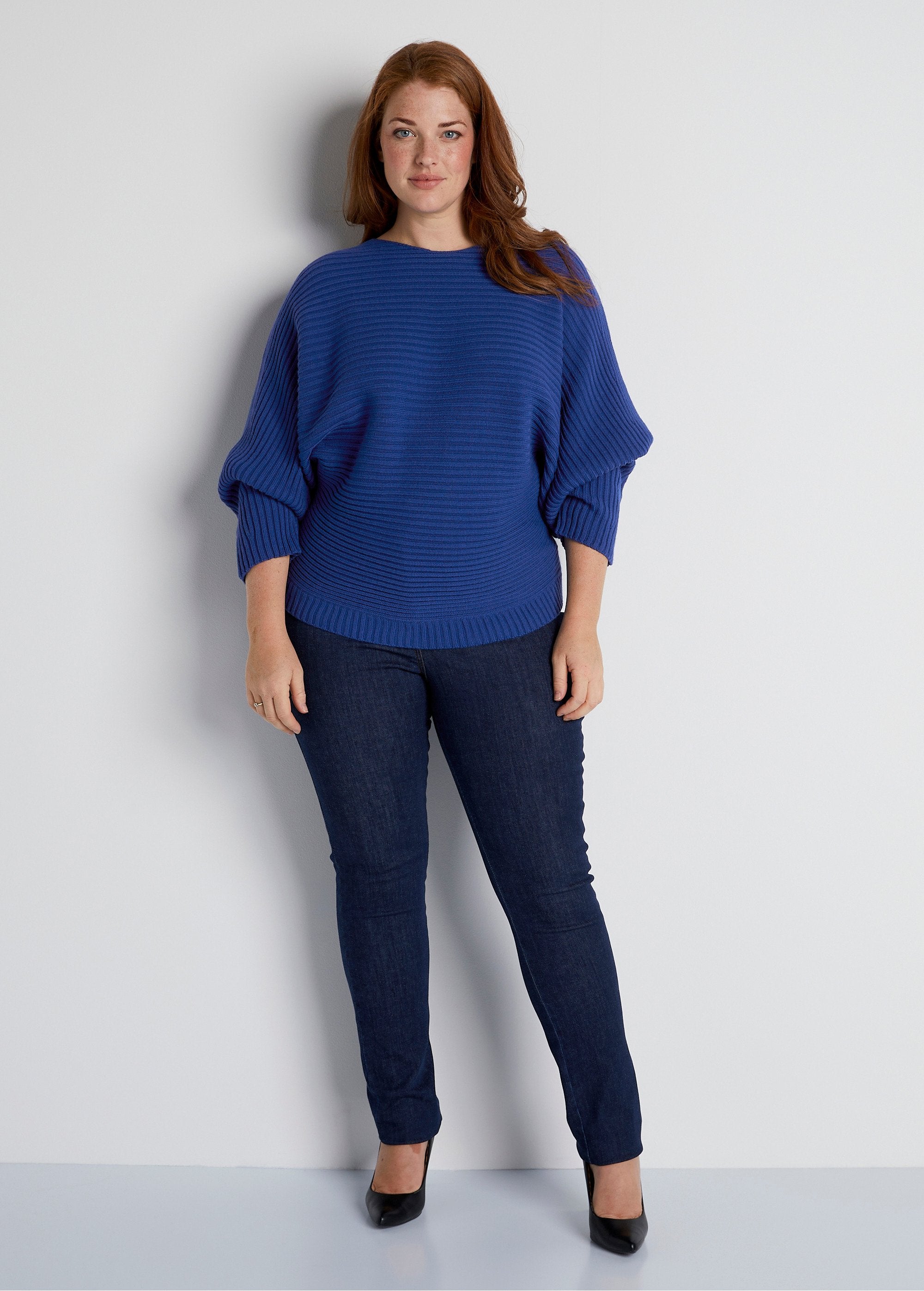 Ribbed_knit_sweater_with_batwing_sleeves_Blue_SF1_curvy