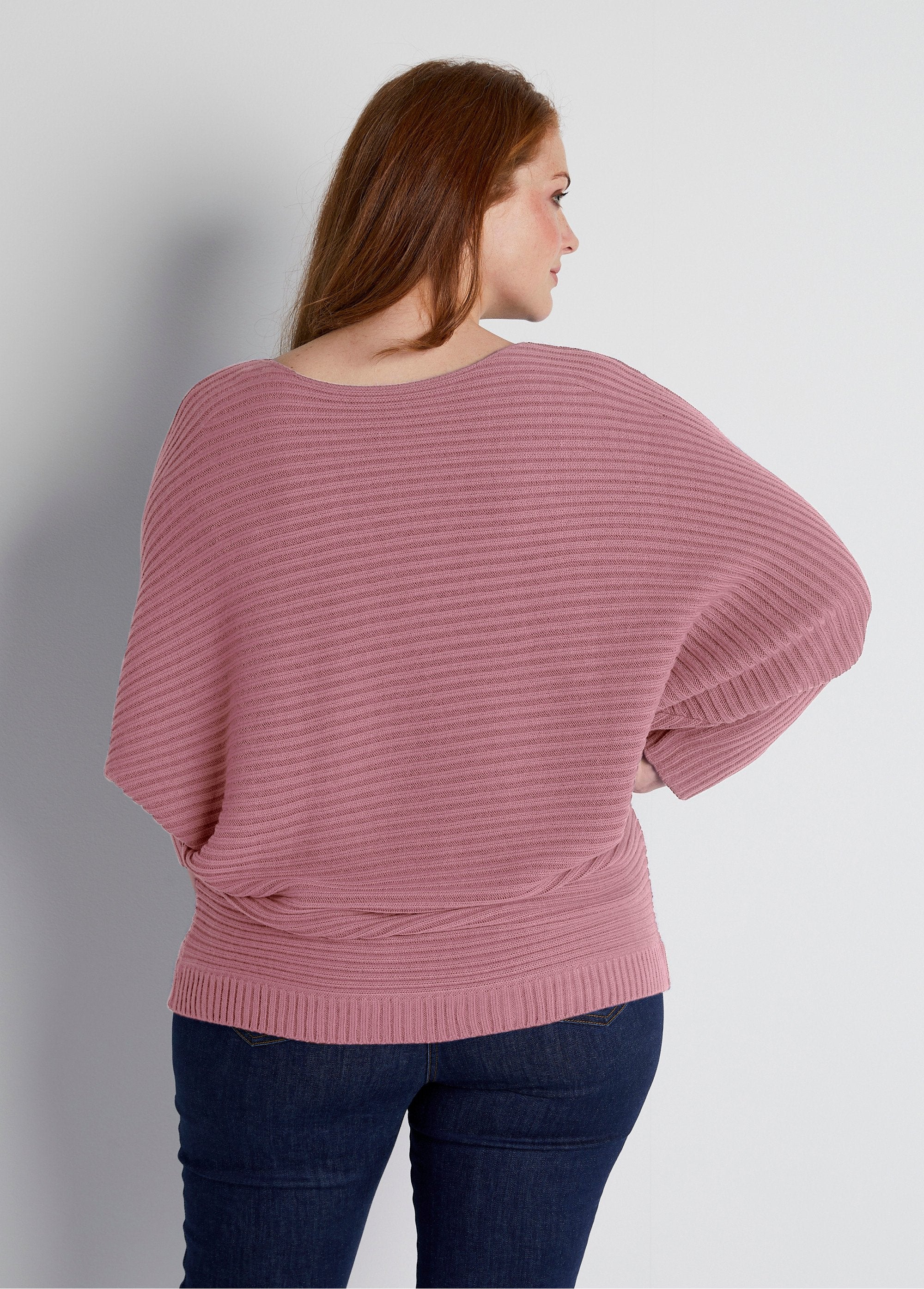 Ribbed_knit_sweater_with_batwing_sleeves_Parma_DO1_curvy