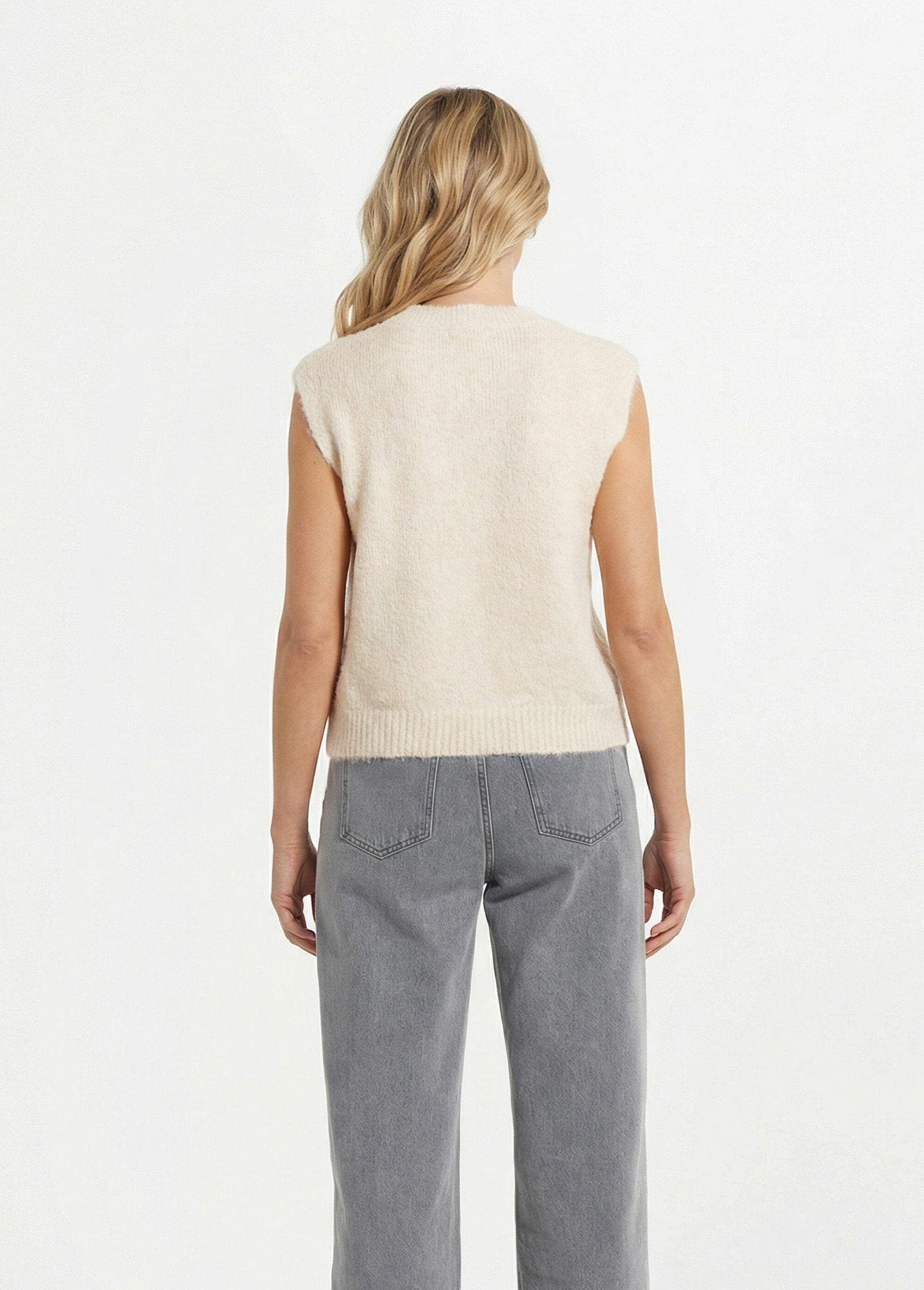 Sleeveless_knit_sweater_with_wool_Ecru_DO1_slim