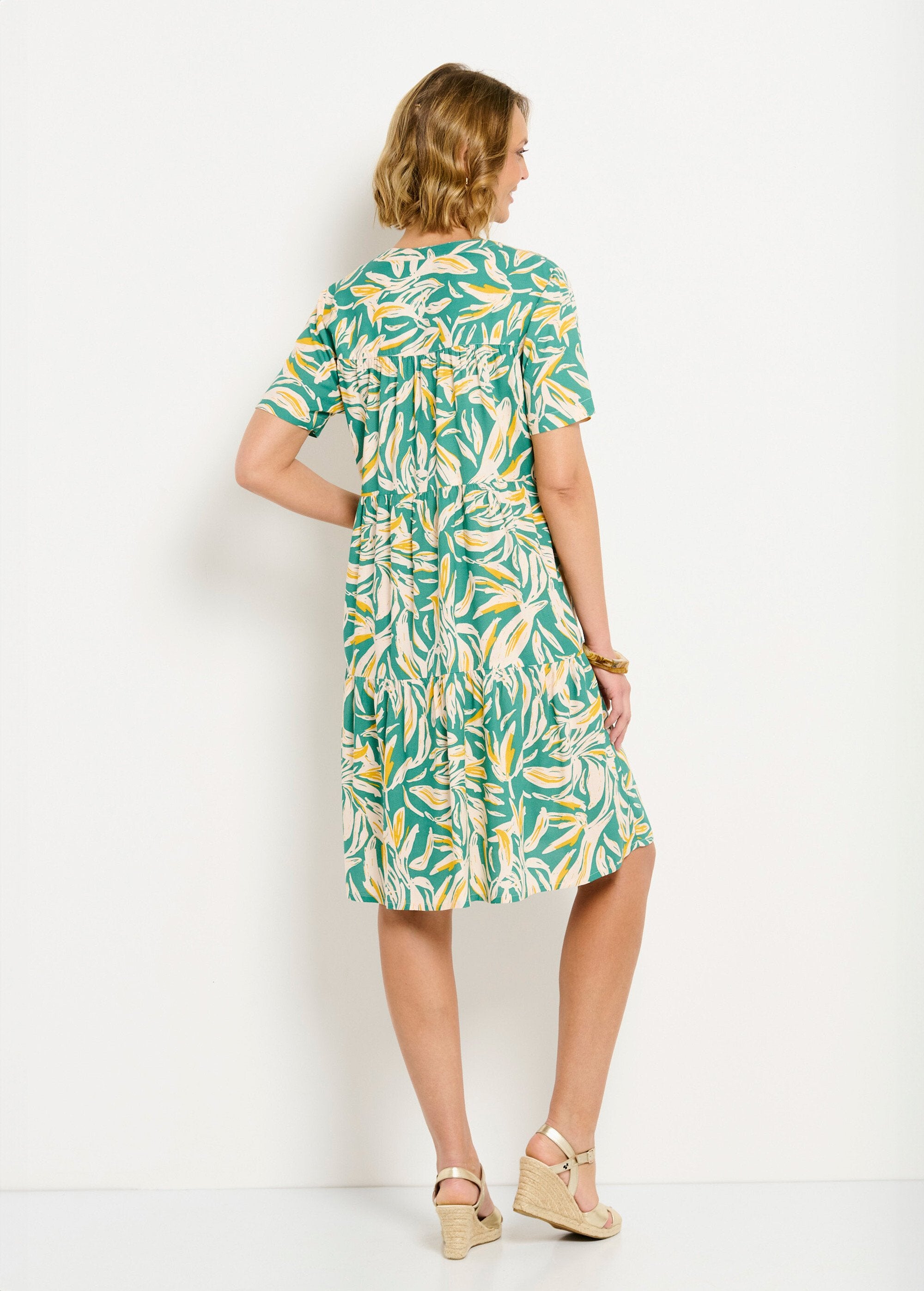 Printed_buttoned_V-neck_dress_with_short_sleeves_Green_and_white_DO1_slim