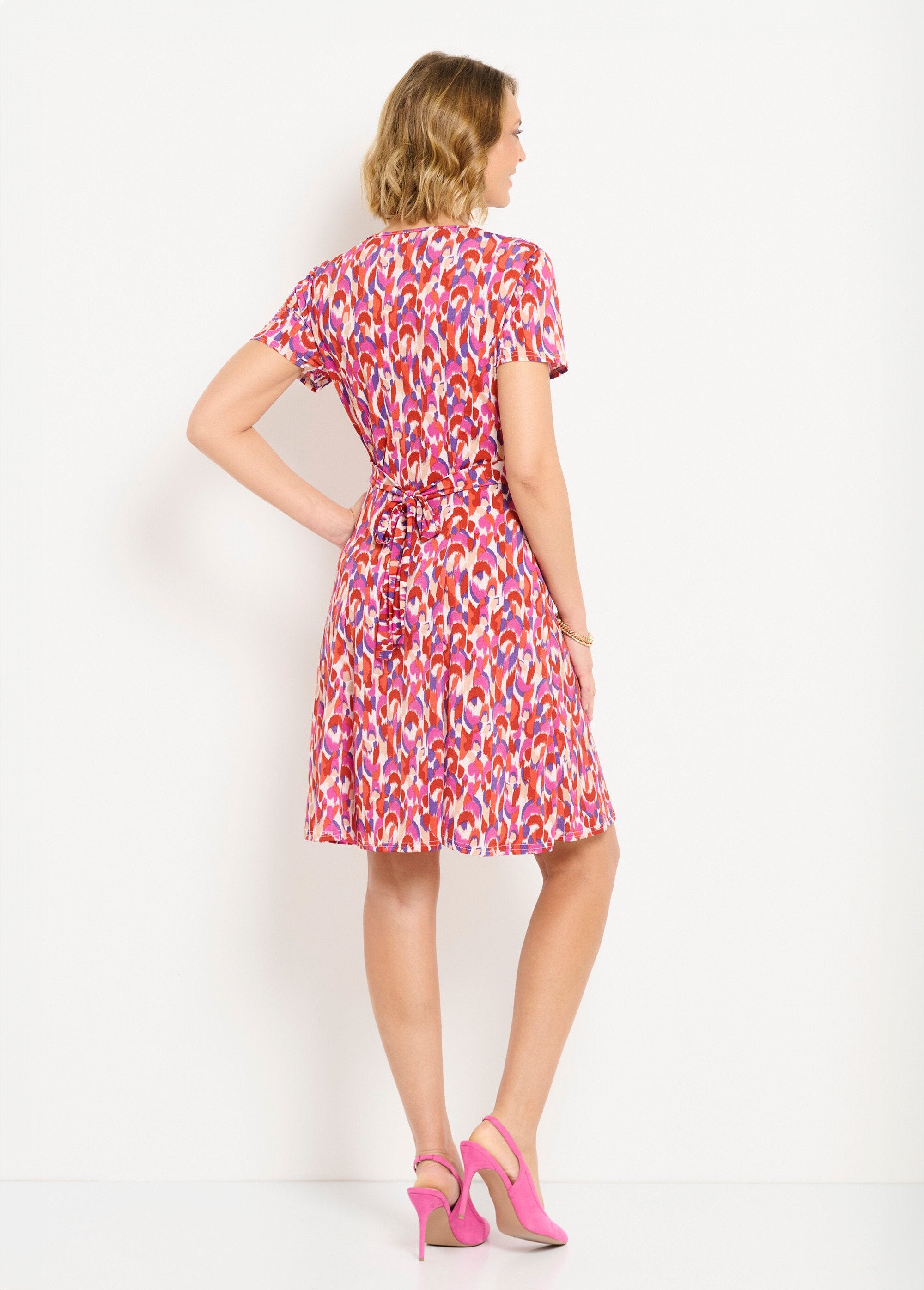 Short_graphic_V-neck_dress_with_flared_base_Pink_and_purple_DO1_slim