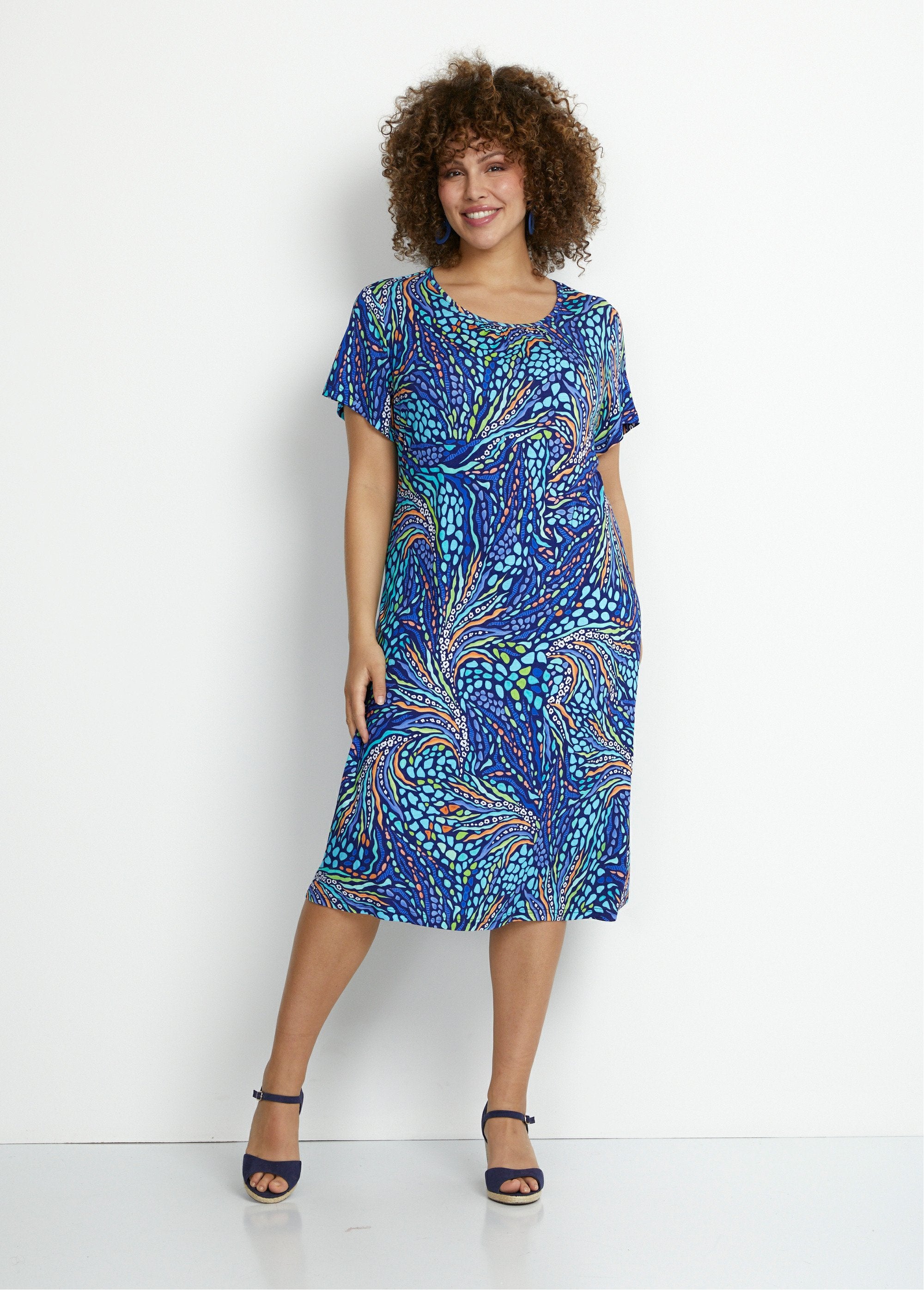 Short_printed_knit_dress_Blue_print_FA1_curvy