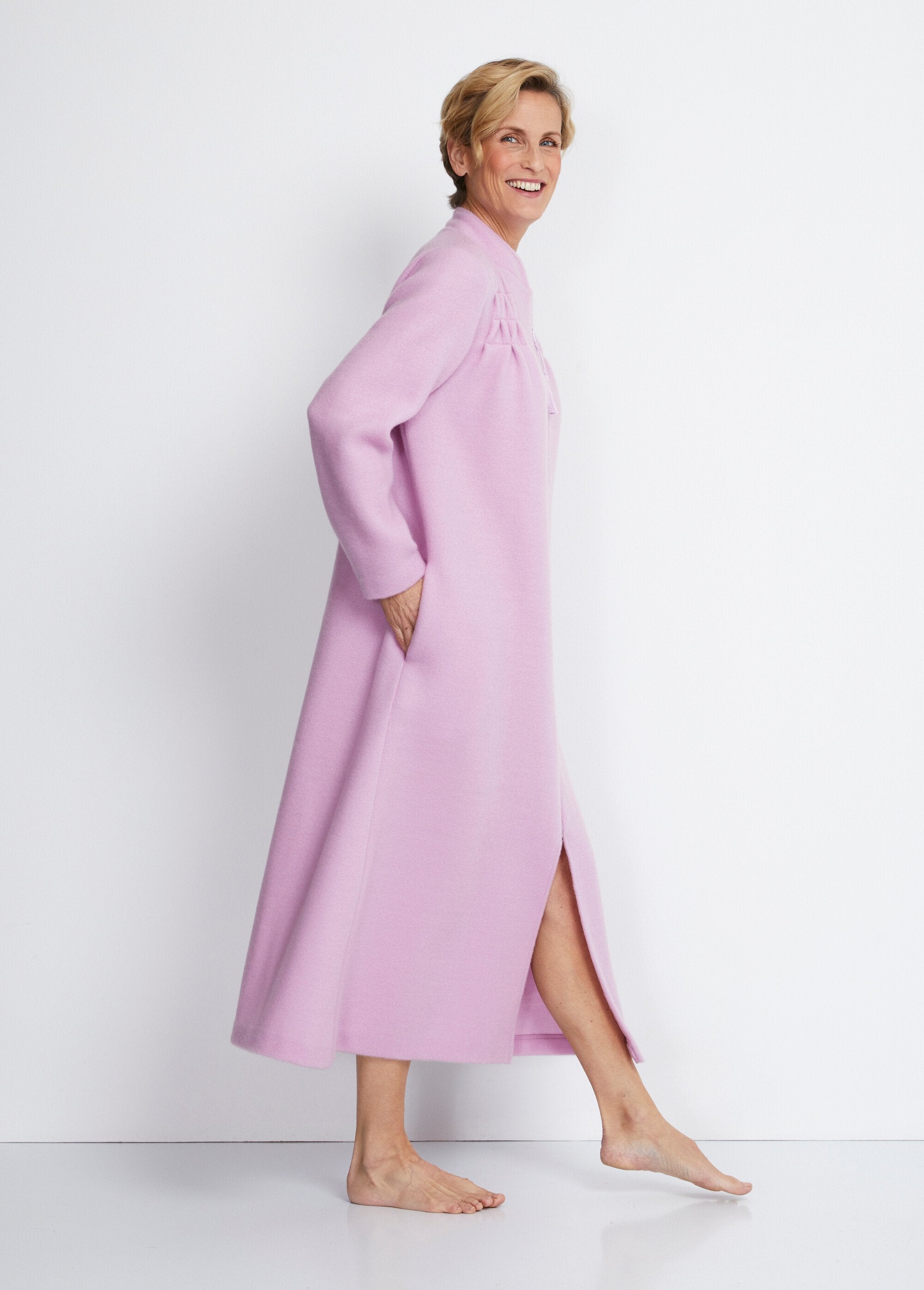 Courtelle®_zipped_knit_bathrobe_Lilac_DR1_slim