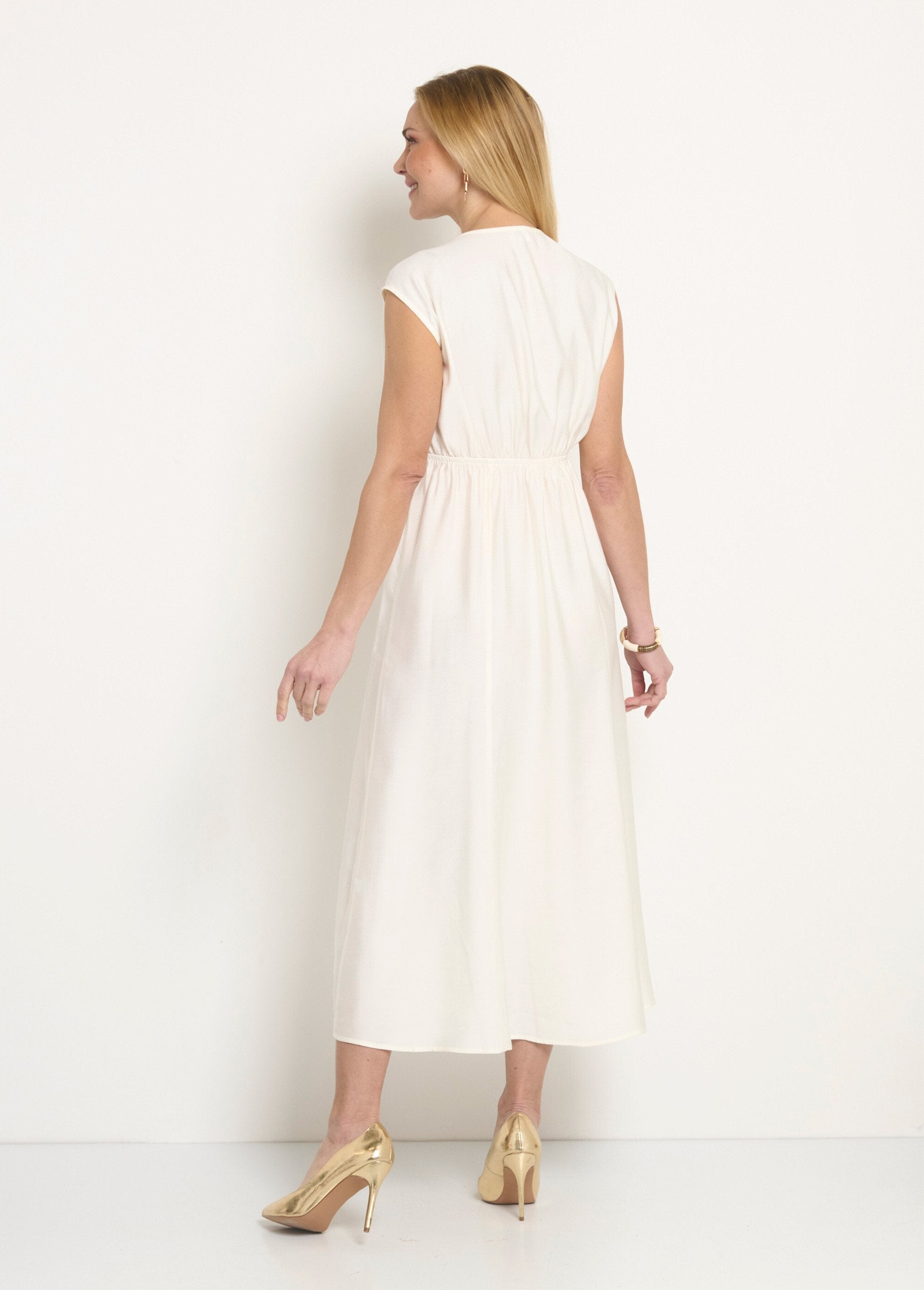 Long_sleeveless_dress_with_sweetheart_neckline_White_DO1_slim