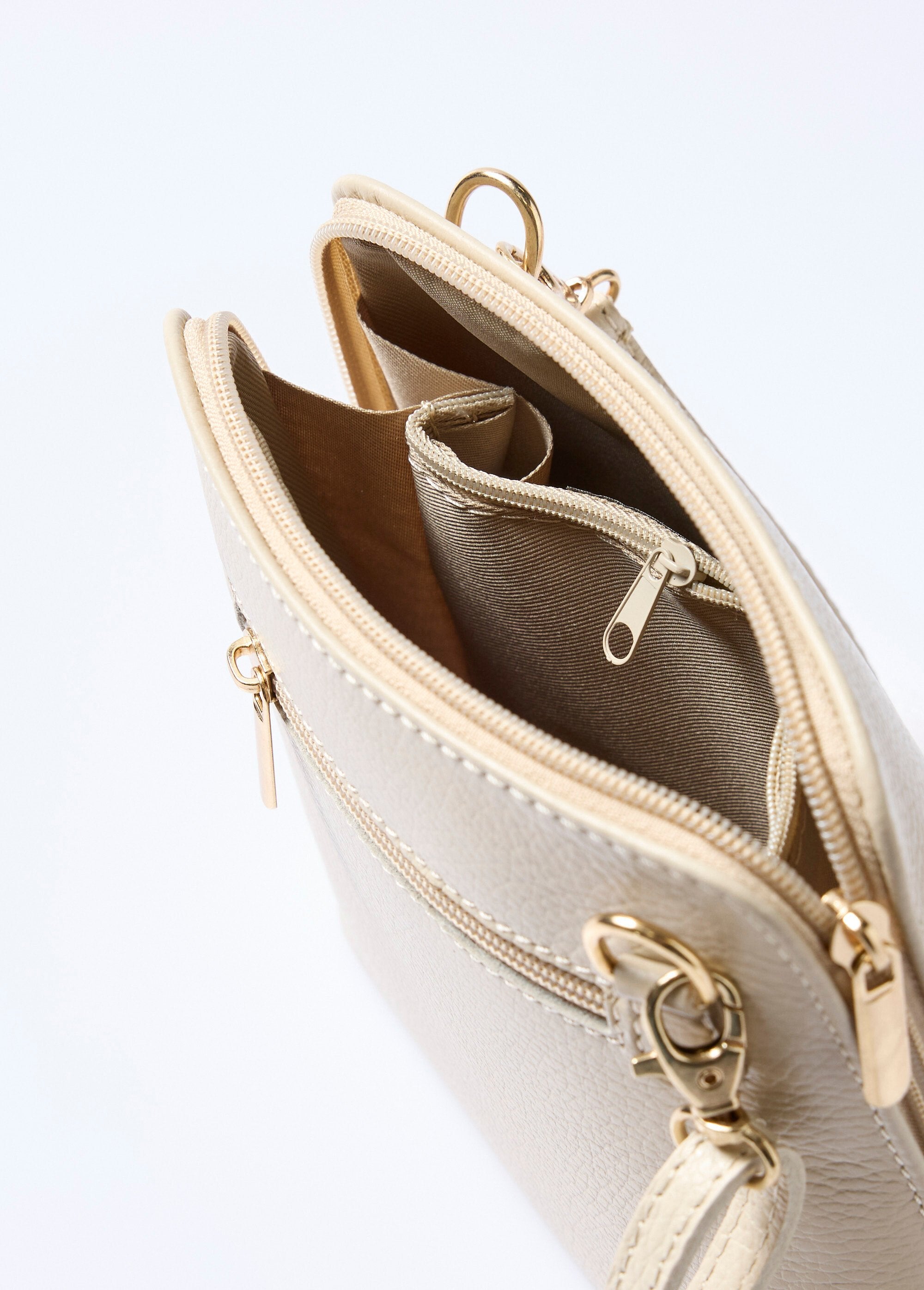 Square_leather_bag_with_thin_shoulder_strap_Beige_DE1_slim